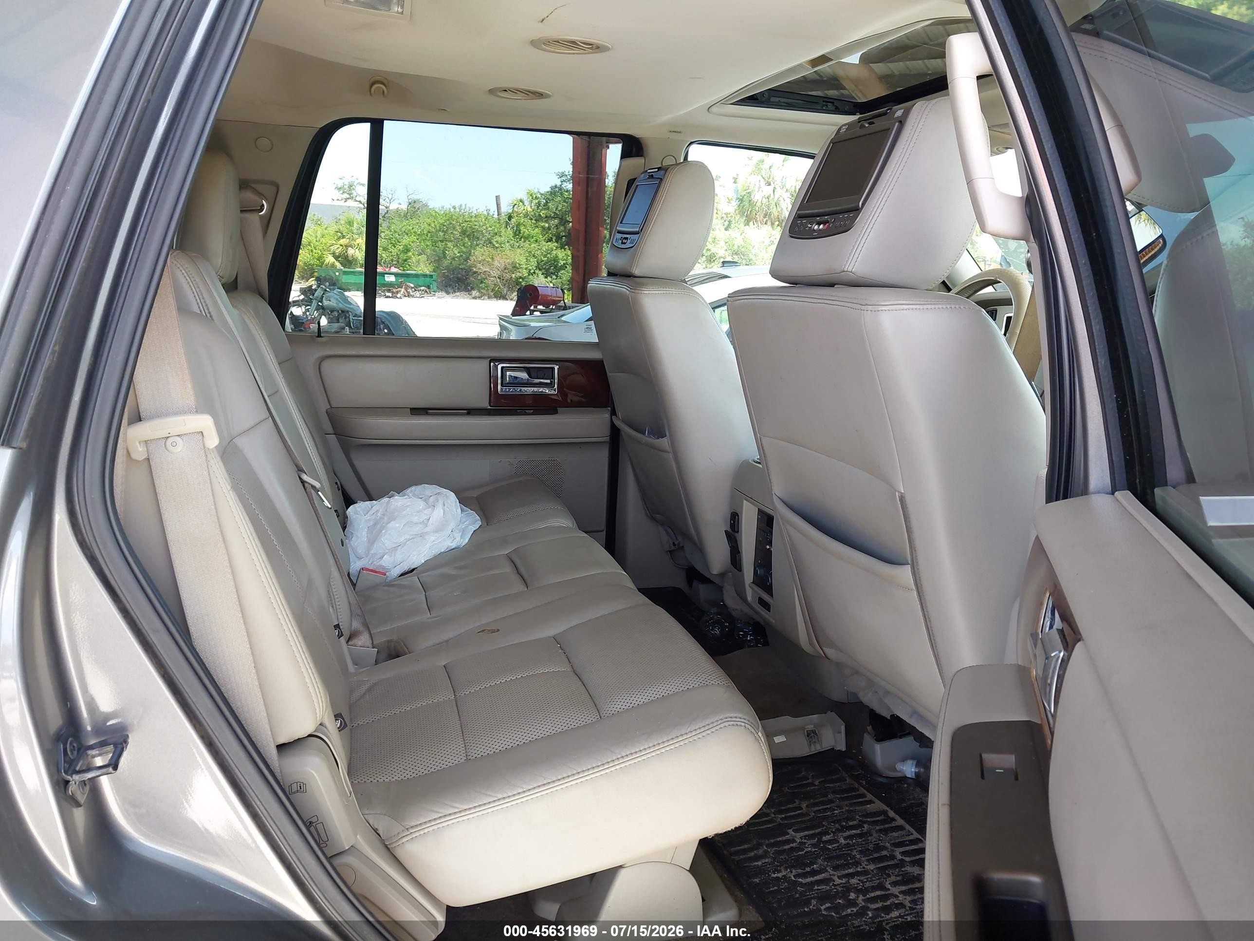 2013 Lincoln Navigator   Gray vin: 5LMJJ2H5XDEL04838