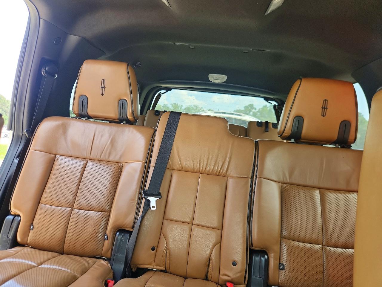 2013 Lincoln Navigator White vin: 5LMJJ2H5XDEL05424