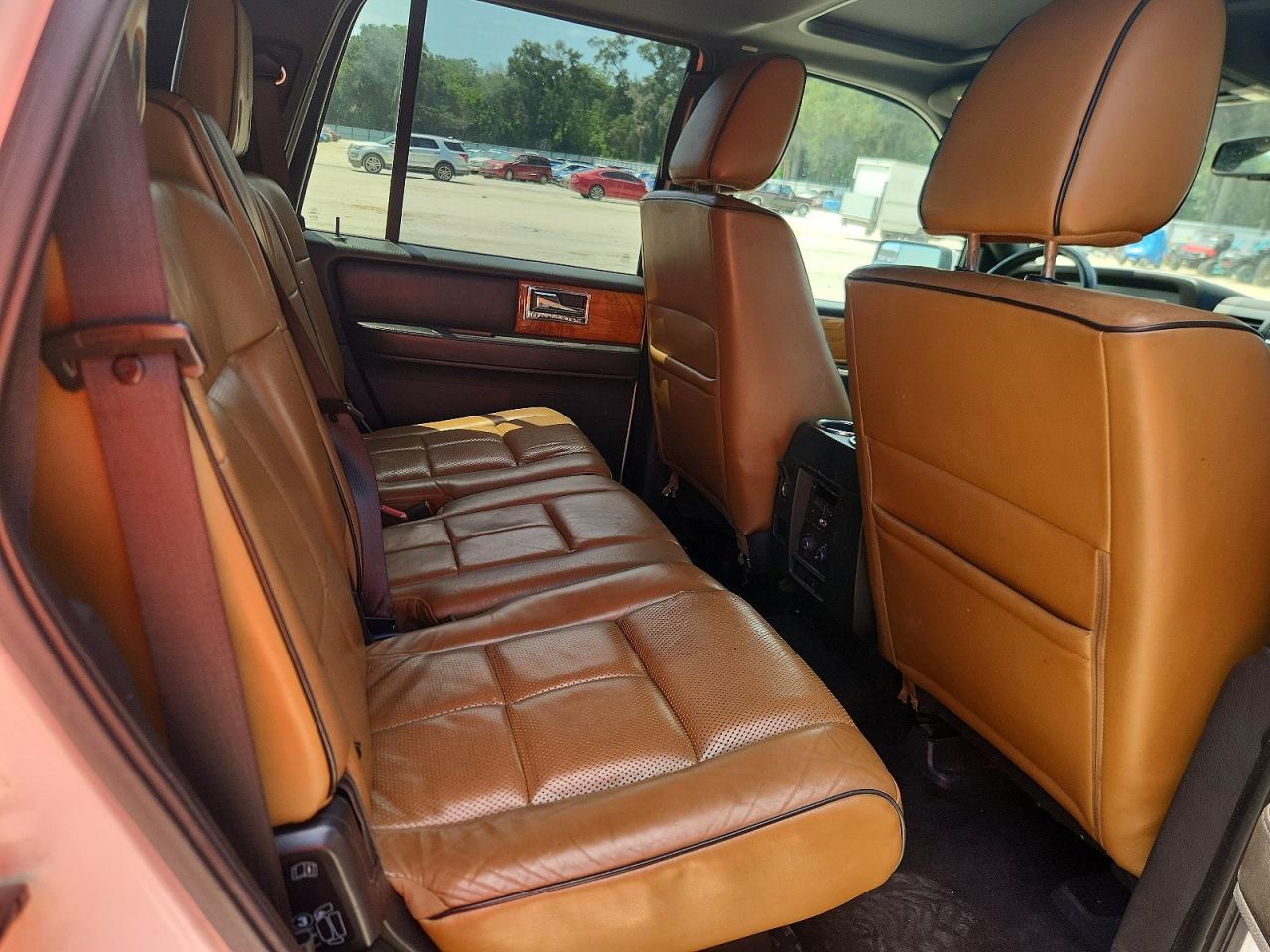 2013 Lincoln Navigator White vin: 5LMJJ2H5XDEL05424