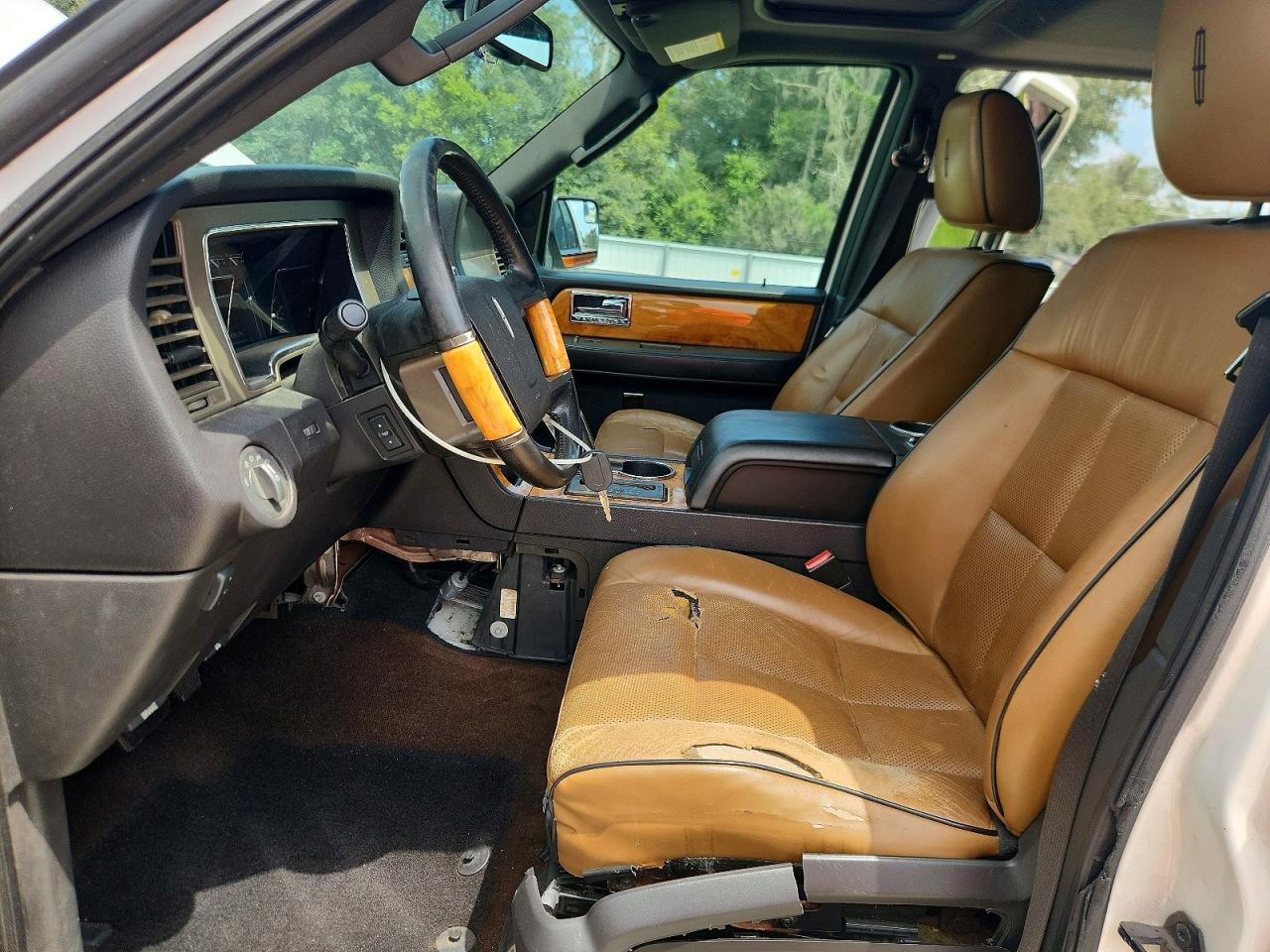 2013 Lincoln Navigator White vin: 5LMJJ2H5XDEL05424