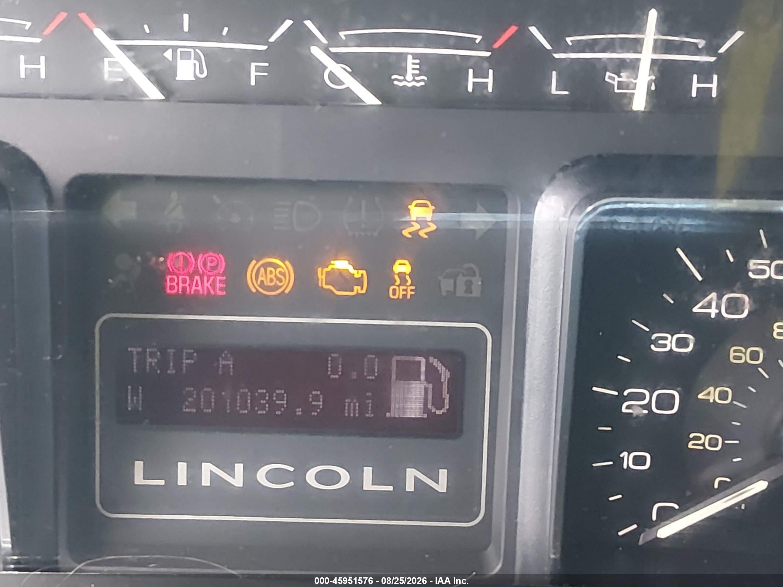 2014 Lincoln Navigator   Silver vin: 5LMJJ2H5XEEL06462