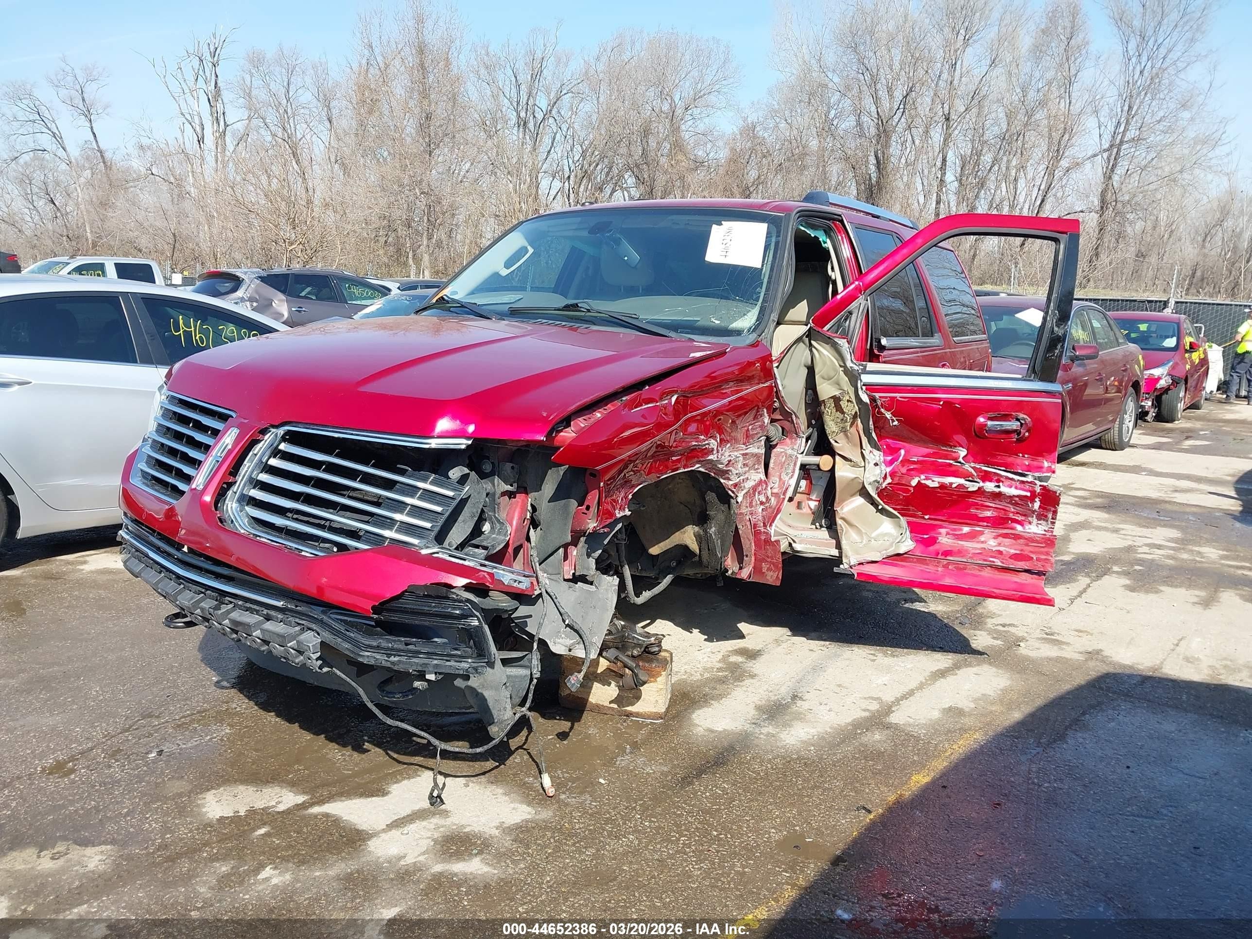 2015 Lincoln Navigator   Красный vin: 5LMJJ2HT0FEJ02219