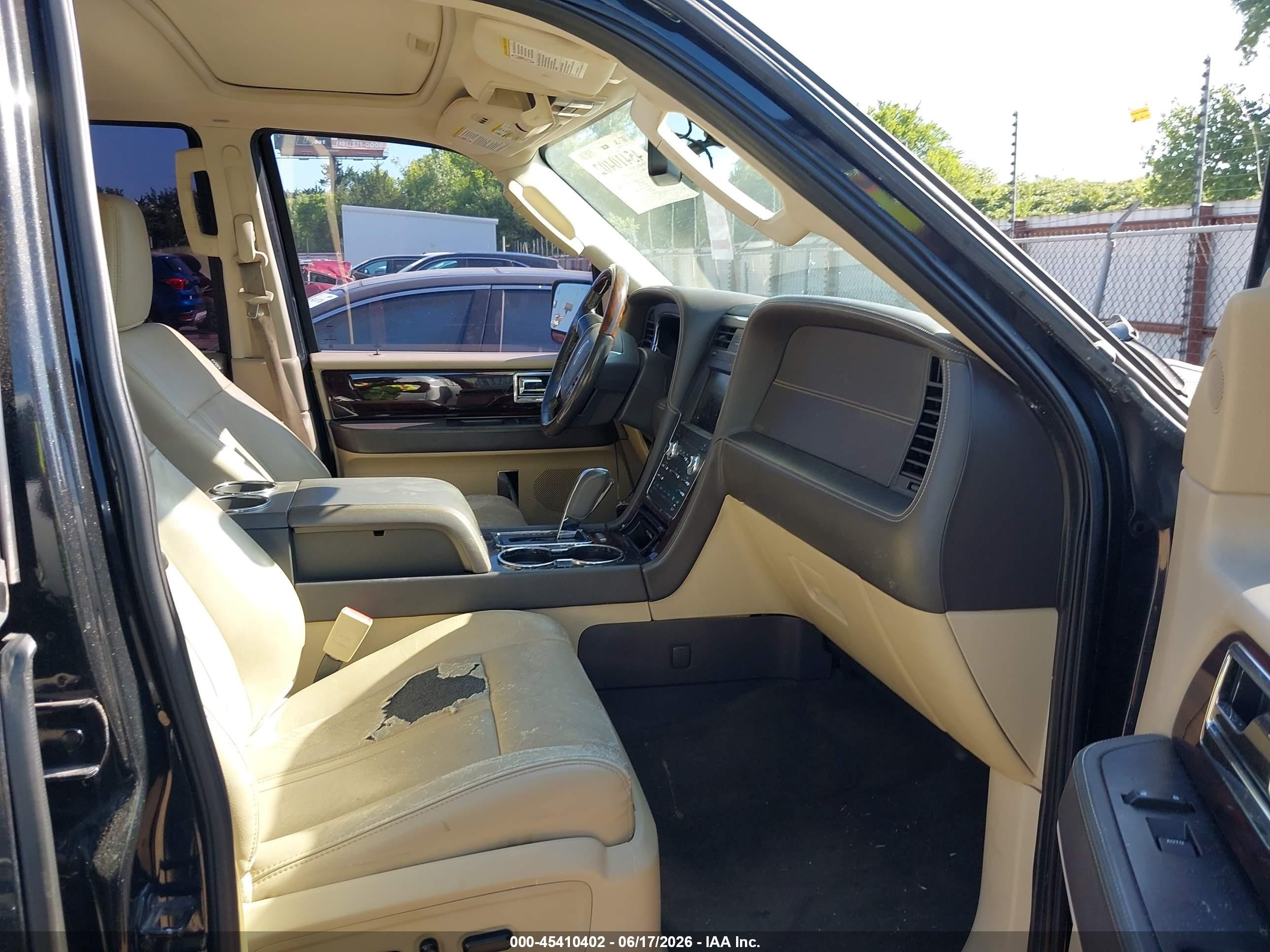 2015 Lincoln Navigator   Black vin: 5LMJJ2HT0FEJ09316