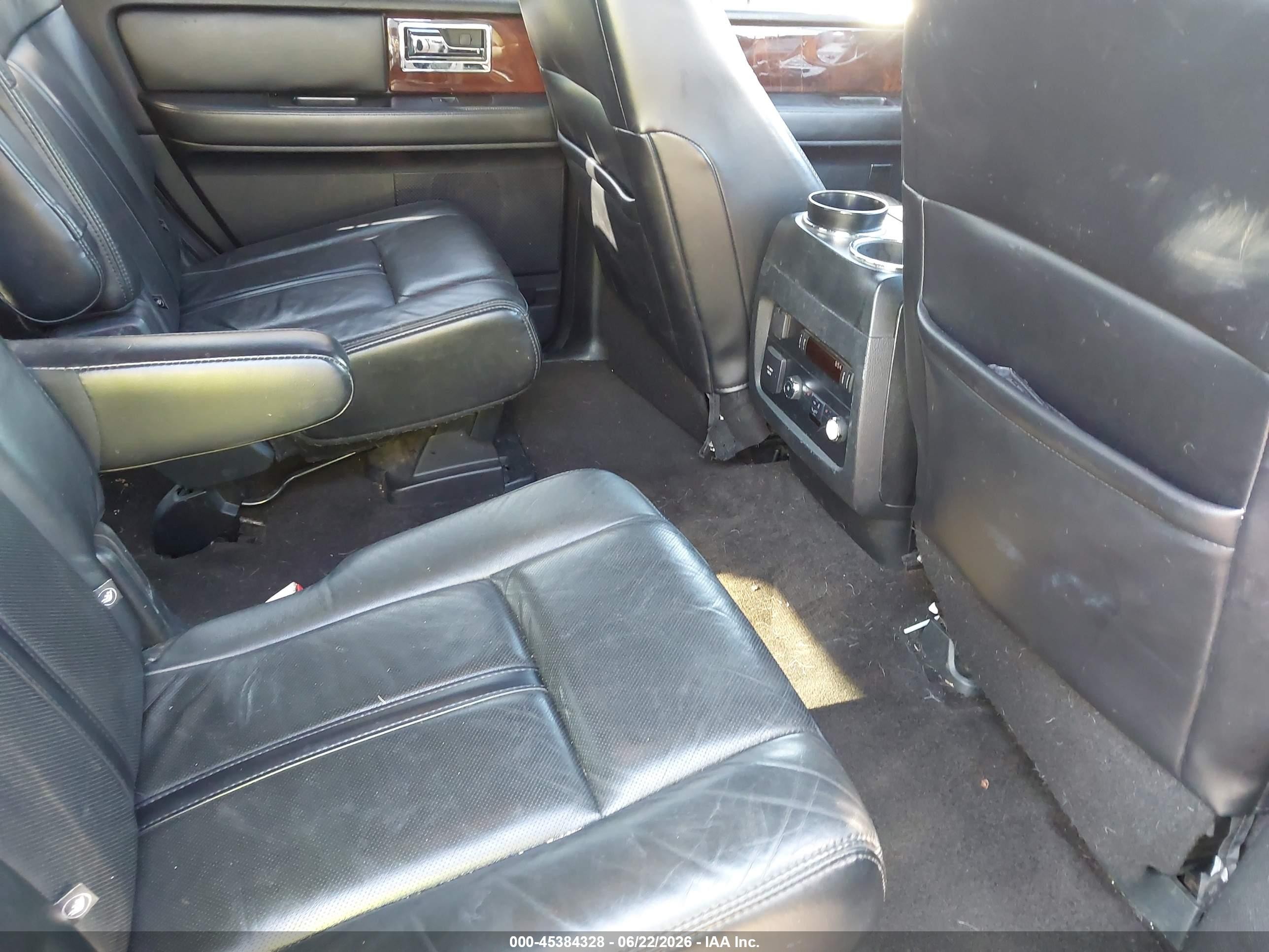 2015 Lincoln Navigator   Черный vin: 5LMJJ2HT1FEJ13939