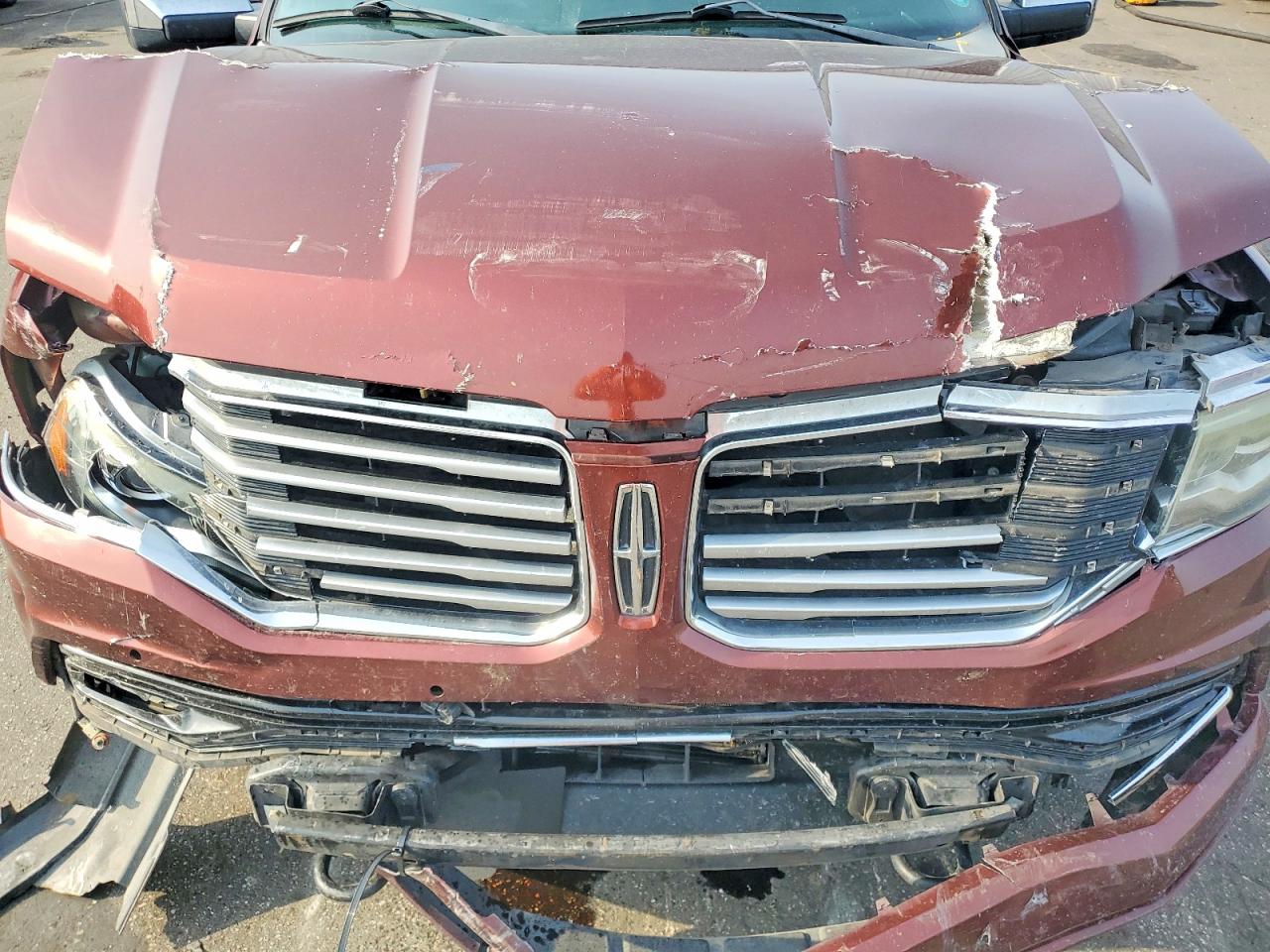 2015 Lincoln Navigator Burgundy vin: 5LMJJ2HT1FEJ15089