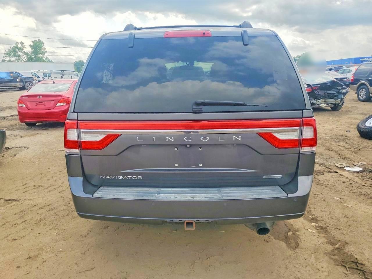 2015 Lincoln Navigator Gray vin: 5LMJJ2HT2FEJ04117