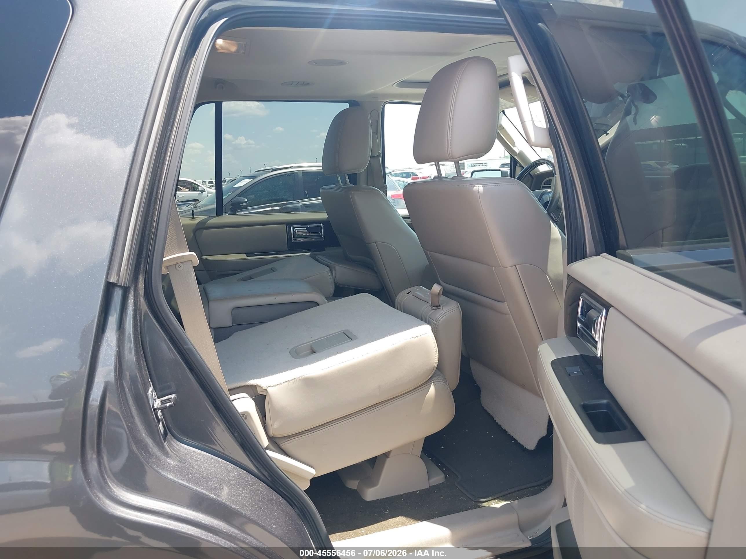 2015 Lincoln Navigator   Gray vin: 5LMJJ2HT2FEJ06563