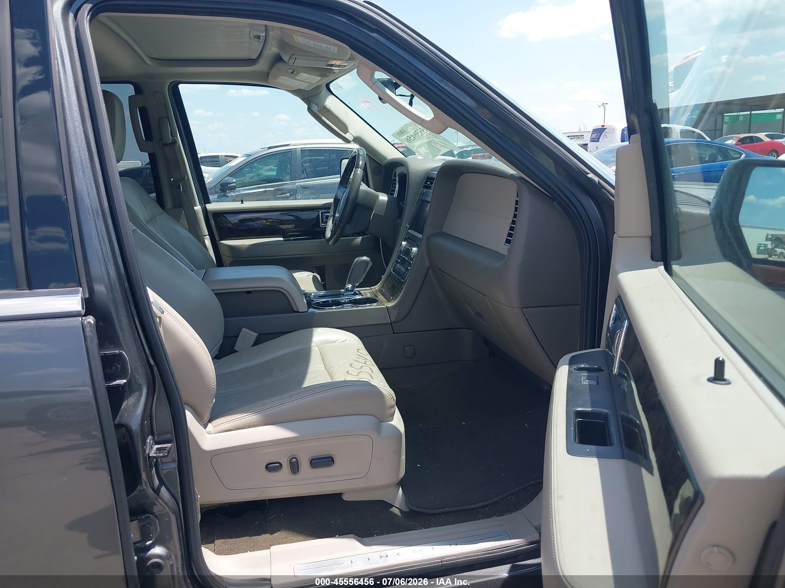 2015 Lincoln Navigator   Gray vin: 5LMJJ2HT2FEJ06563