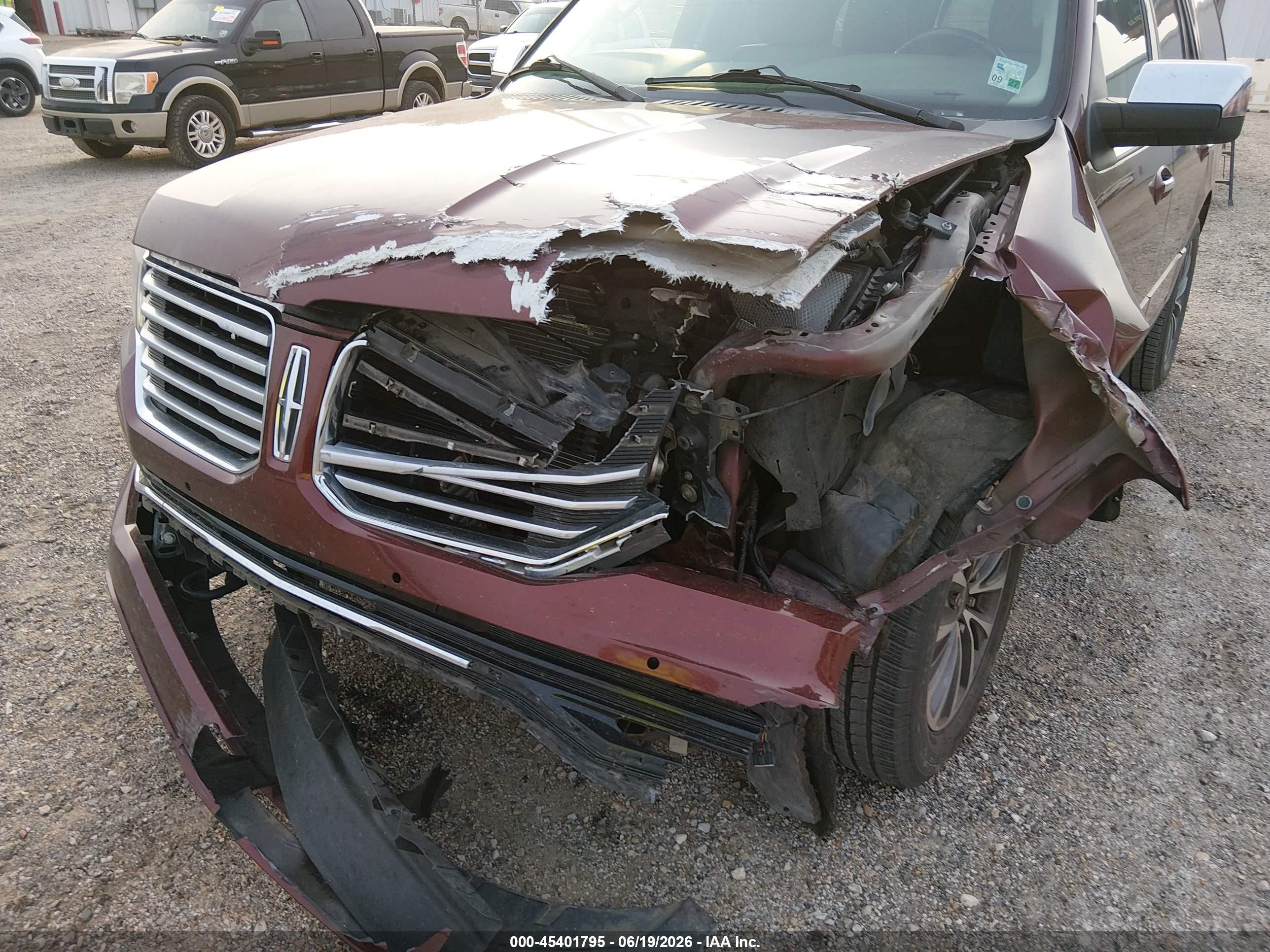 2015 Lincoln Navigator   Burgundy vin: 5LMJJ2HT3FEJ14087