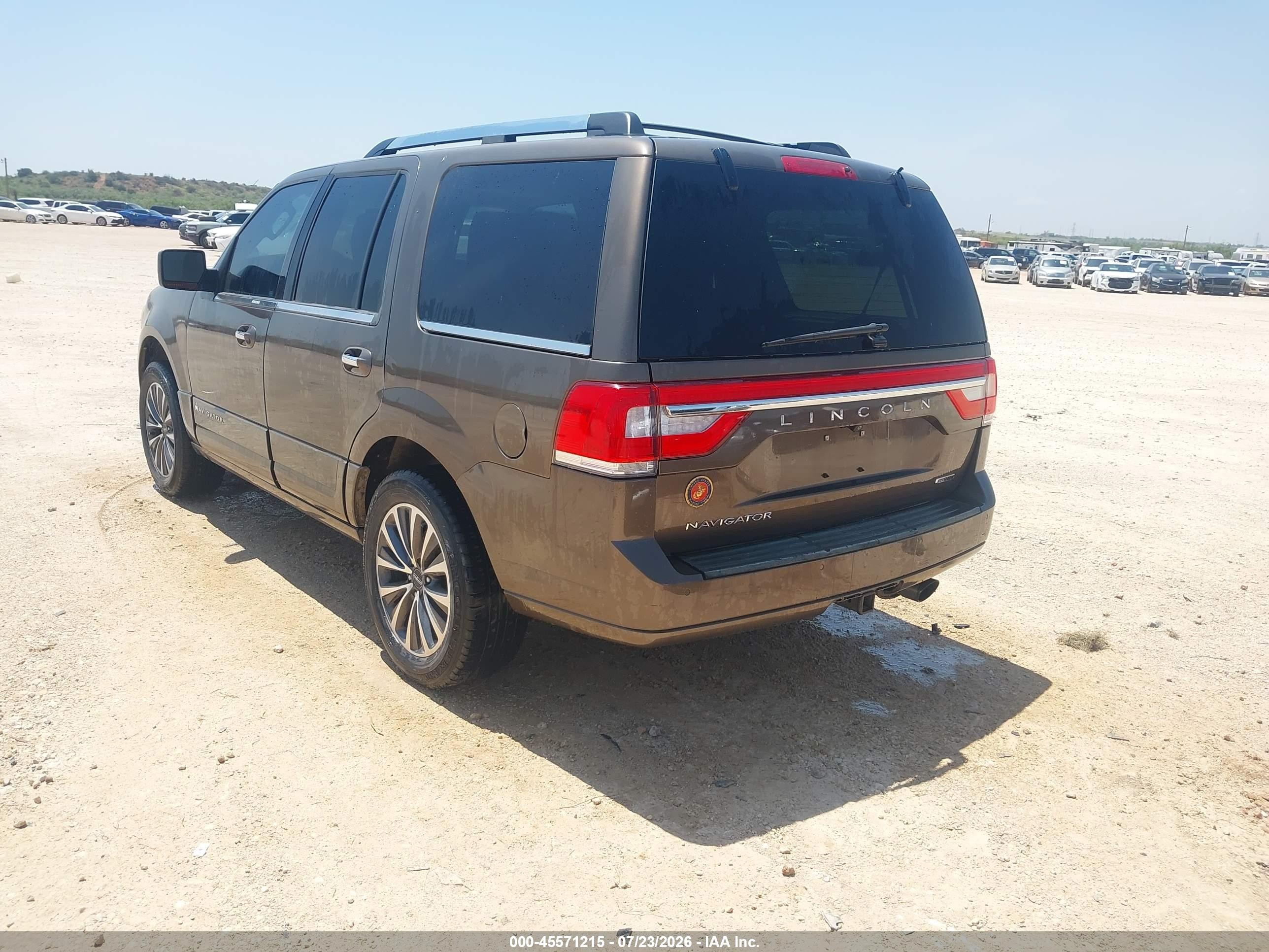 2015 Lincoln Navigator   Желто-коричневый vin: 5LMJJ2HT5FEJ13801