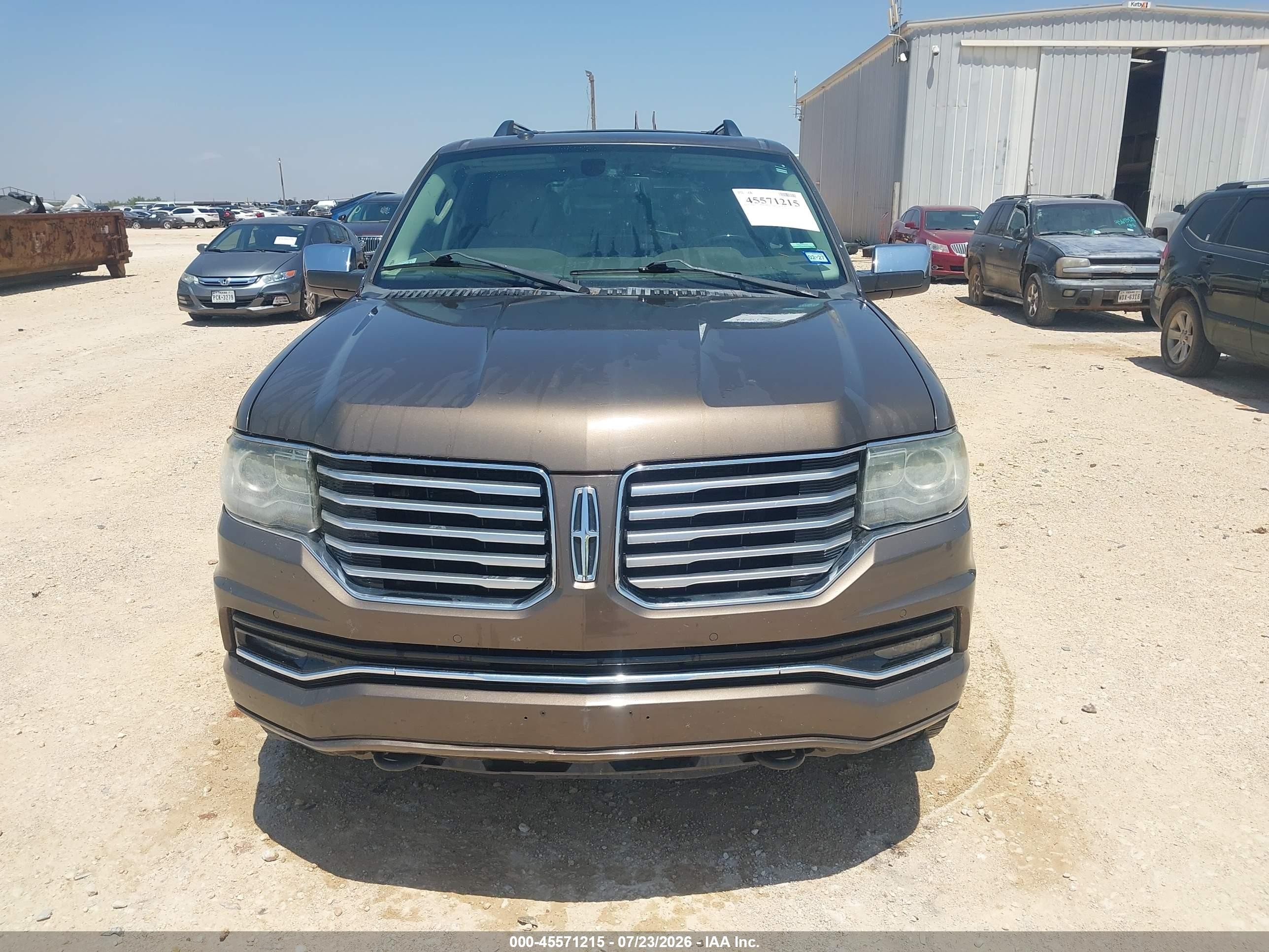 2015 Lincoln Navigator   Желто-коричневый vin: 5LMJJ2HT5FEJ13801