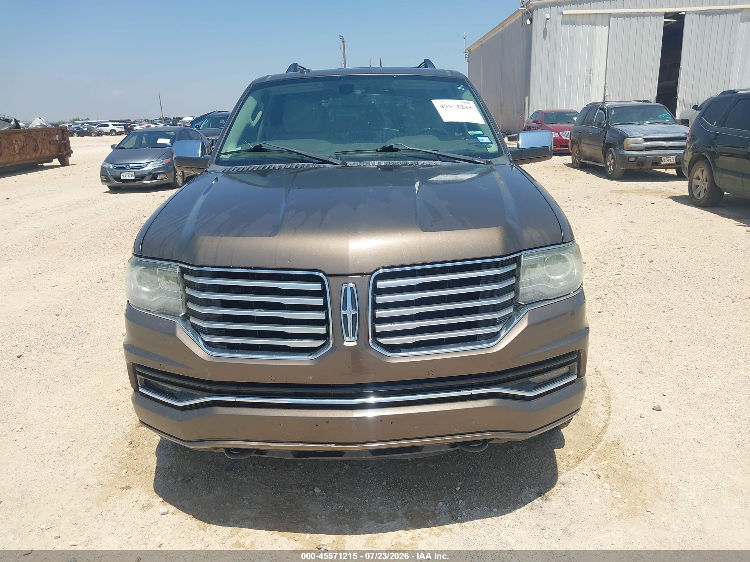 2015 Lincoln Navigator   Желто-коричневый vin: 5LMJJ2HT5FEJ13801