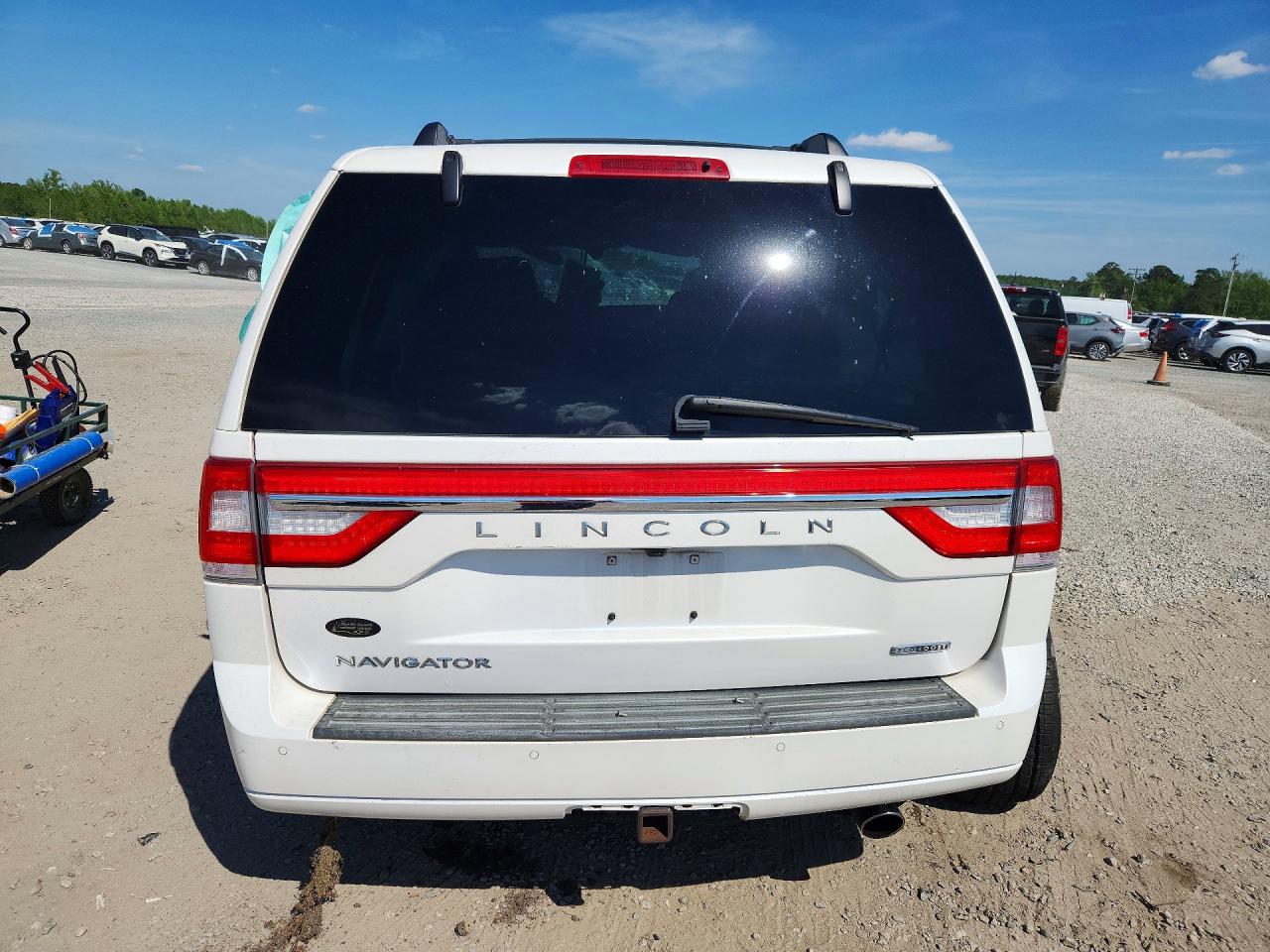 2015 Lincoln Navigator White vin: 5LMJJ2HT6FEJ01611