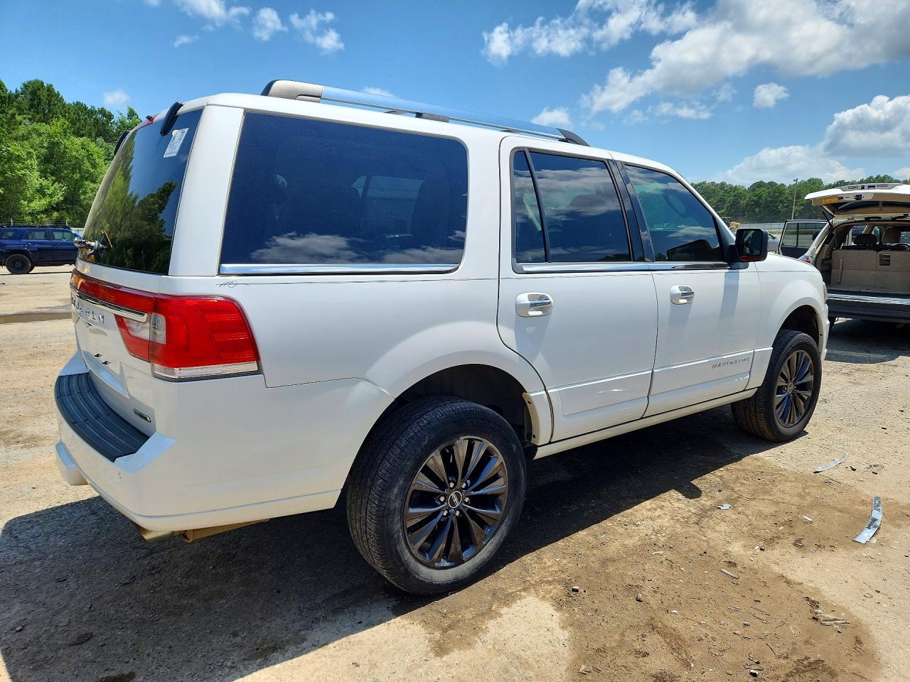 2015 Lincoln Navigator White vin: 5LMJJ2HT6FEJ02757