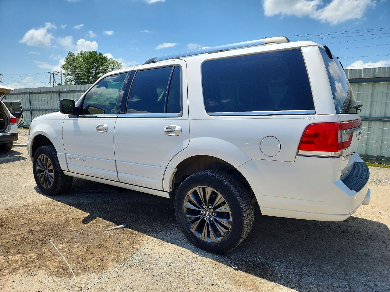 2015 Lincoln Navigator White vin: 5LMJJ2HT6FEJ02757