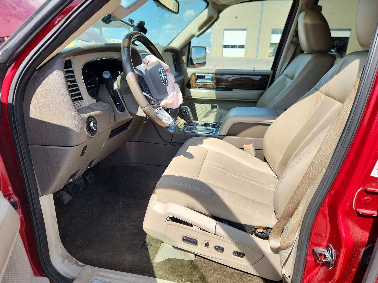 2015 Lincoln Navigator Red vin: 5LMJJ2HT7FEJ15274
