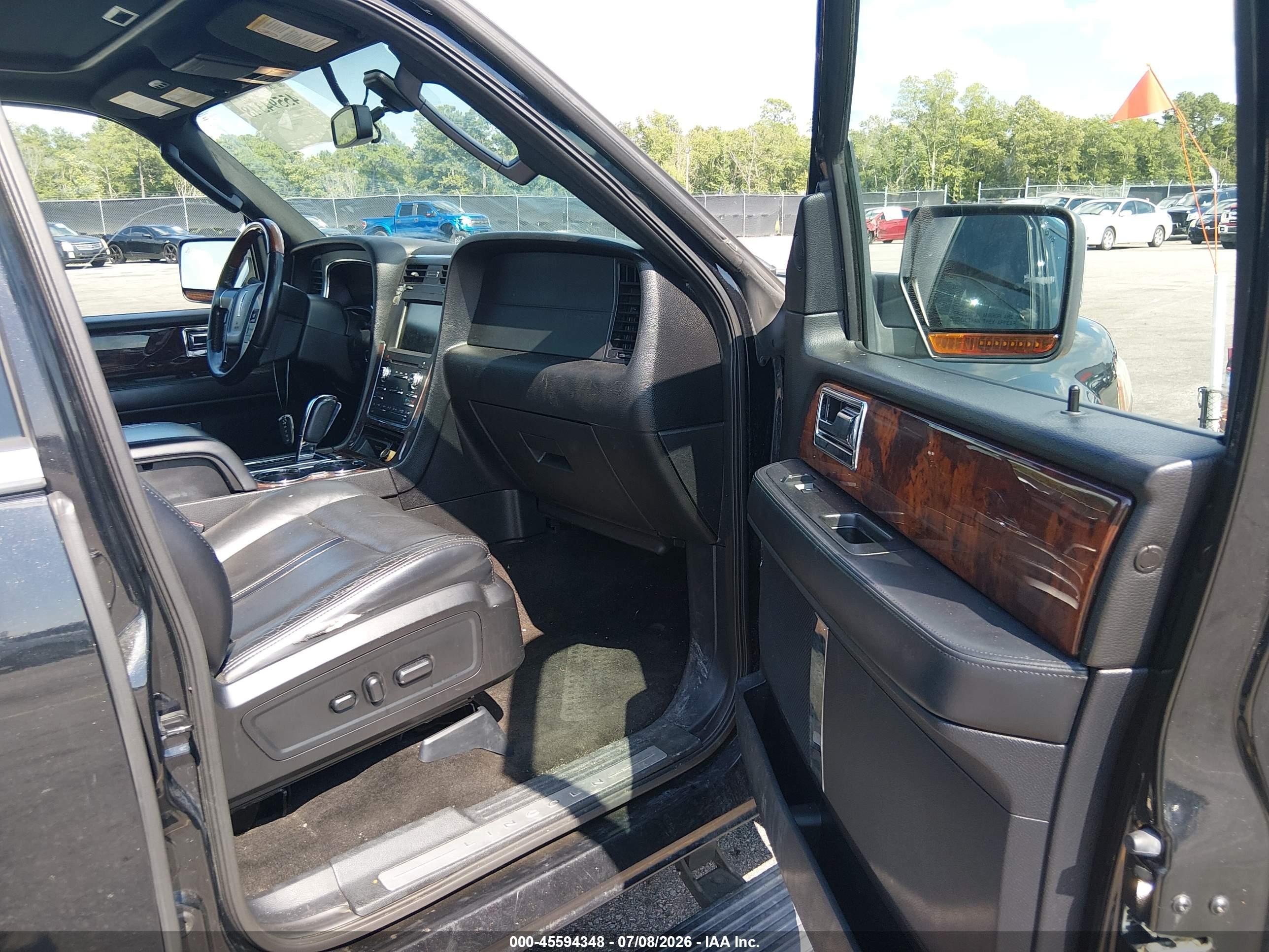 2015 Lincoln Navigator   Black vin: 5LMJJ2HT8FEJ03814