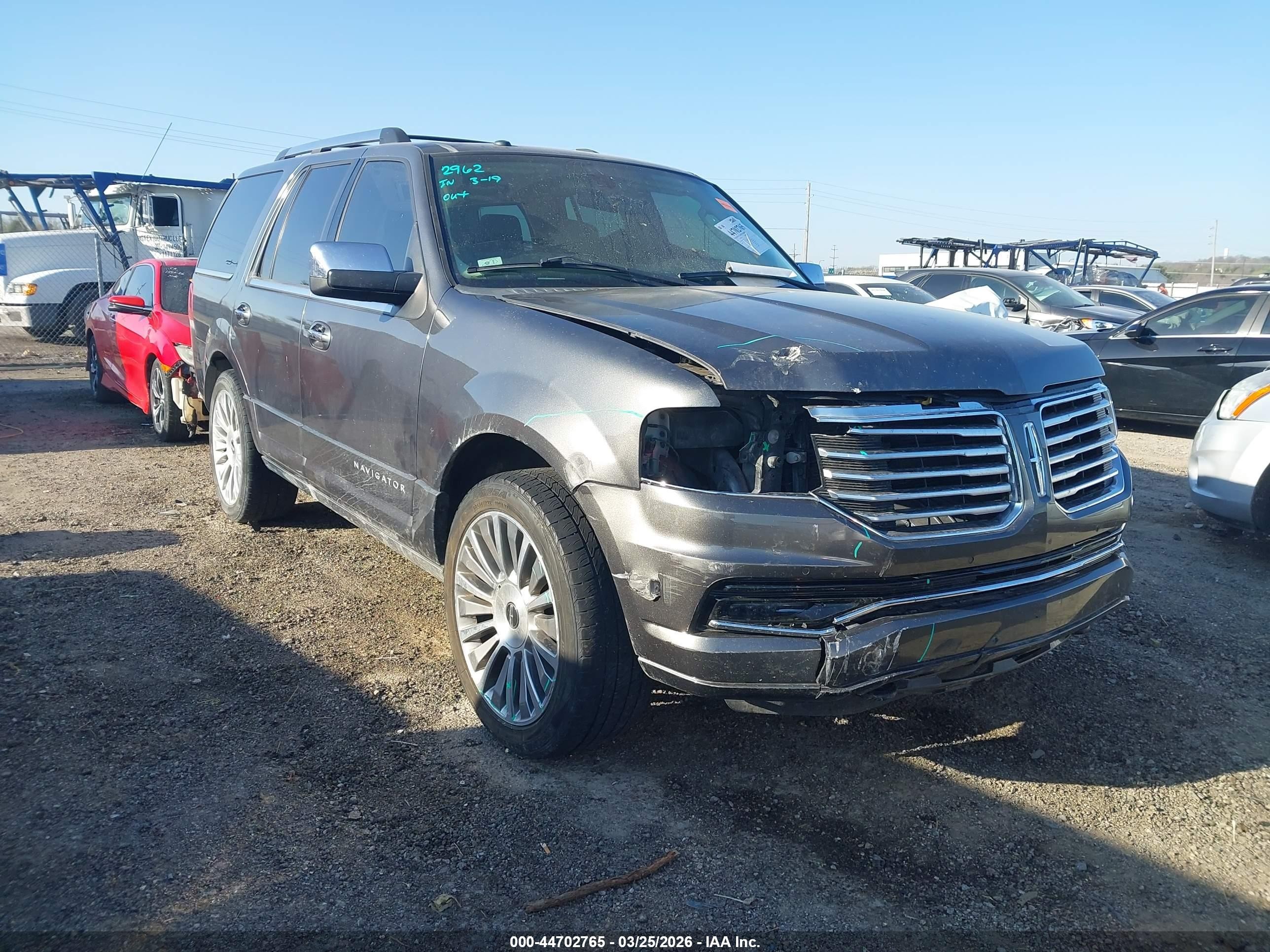 2015 Lincoln Navigator   Gray vin: 5LMJJ2HT8FEJ07748
