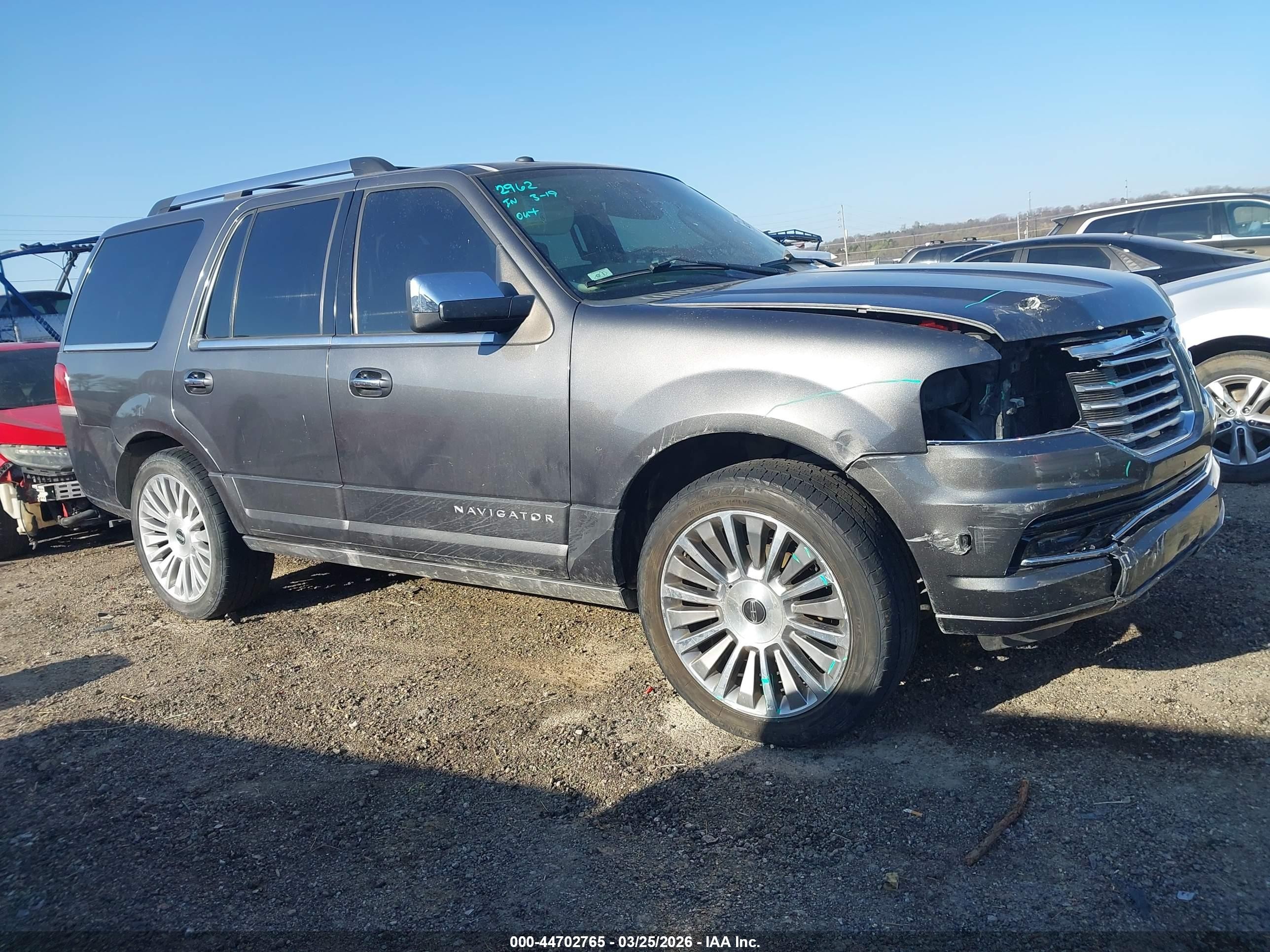 2015 Lincoln Navigator   Gray vin: 5LMJJ2HT8FEJ07748