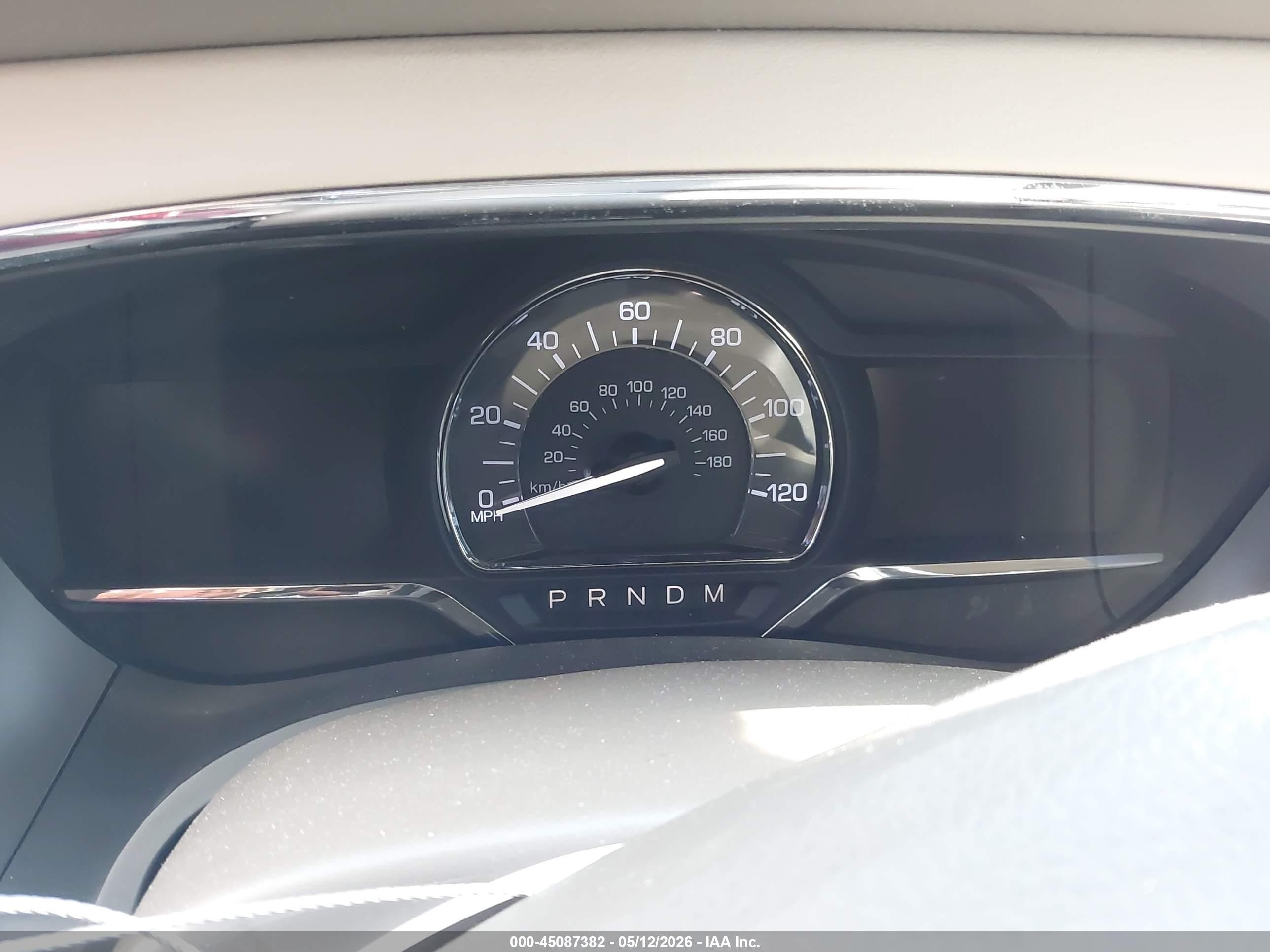 2015 Lincoln Navigator   White vin: 5LMJJ2HT8FEJ08933