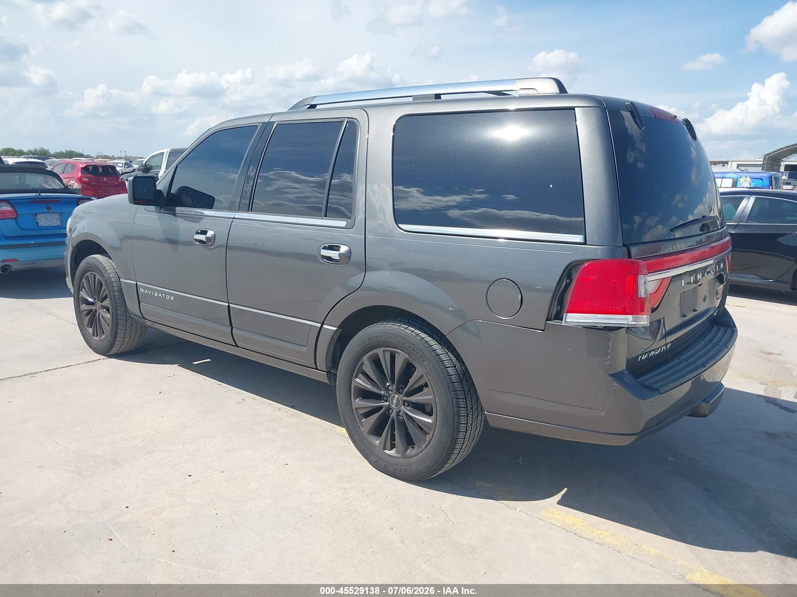 2015 Lincoln Navigator   Gray vin: 5LMJJ2HTXFEJ01014