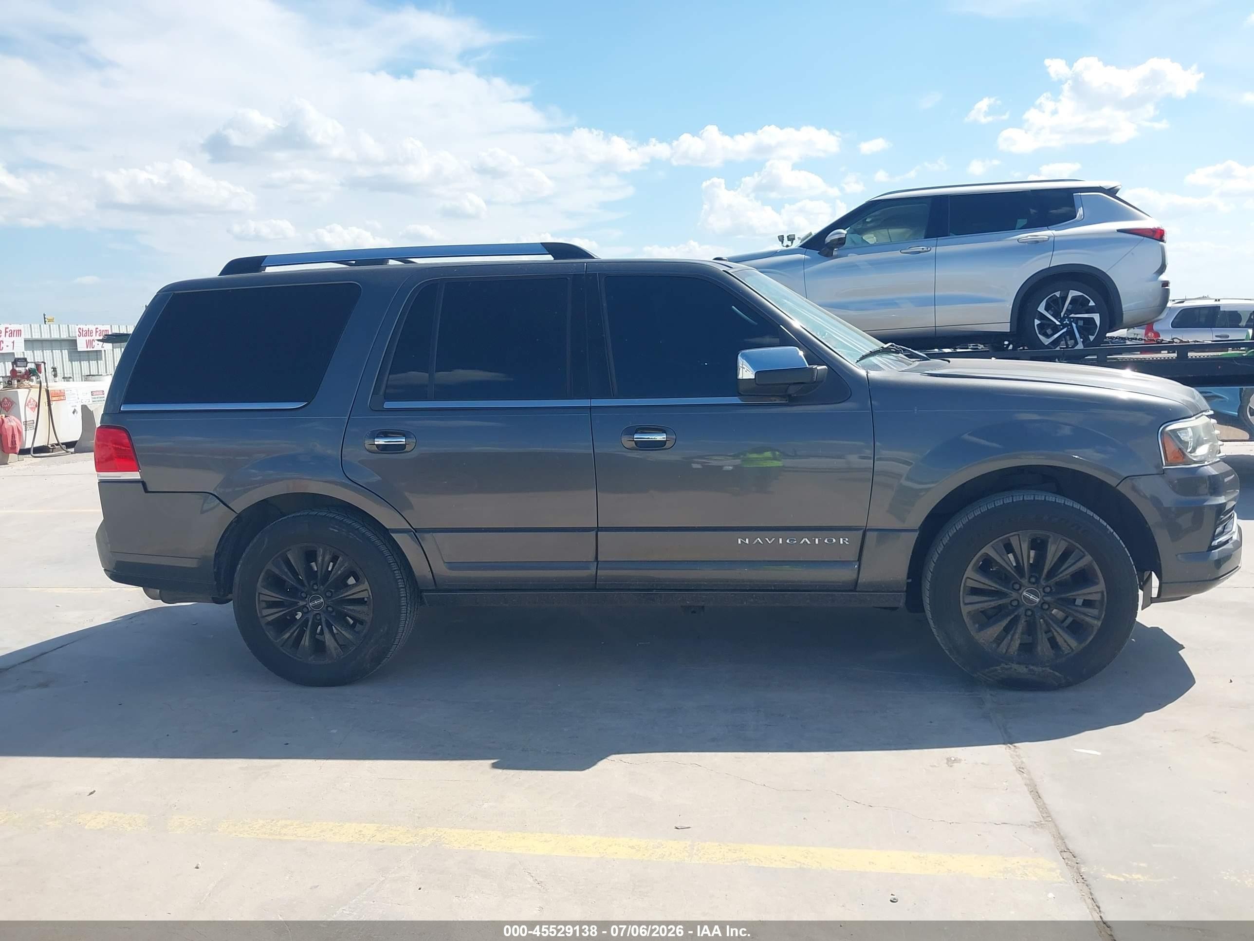 2015 Lincoln Navigator   Gray vin: 5LMJJ2HTXFEJ01014