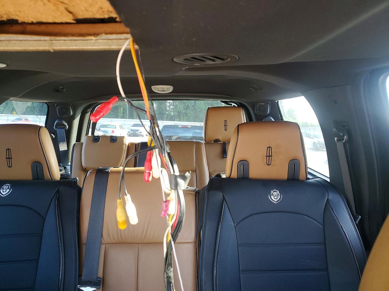 2011 Lincoln Navigator Black vin: 5LMJJ2J50BEJ01965
