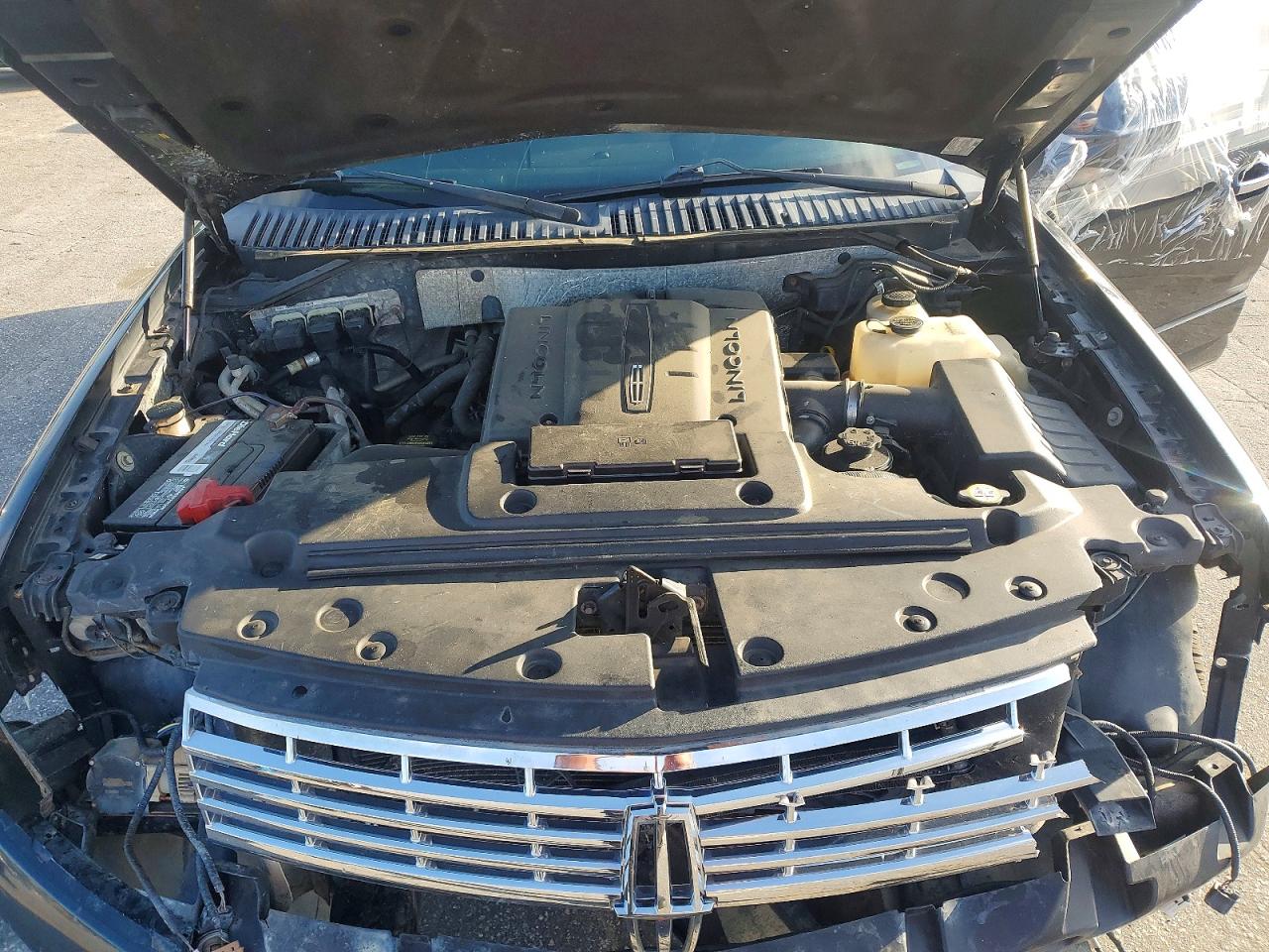 2011 Lincoln Navigator Black vin: 5LMJJ2J50BEJ01965