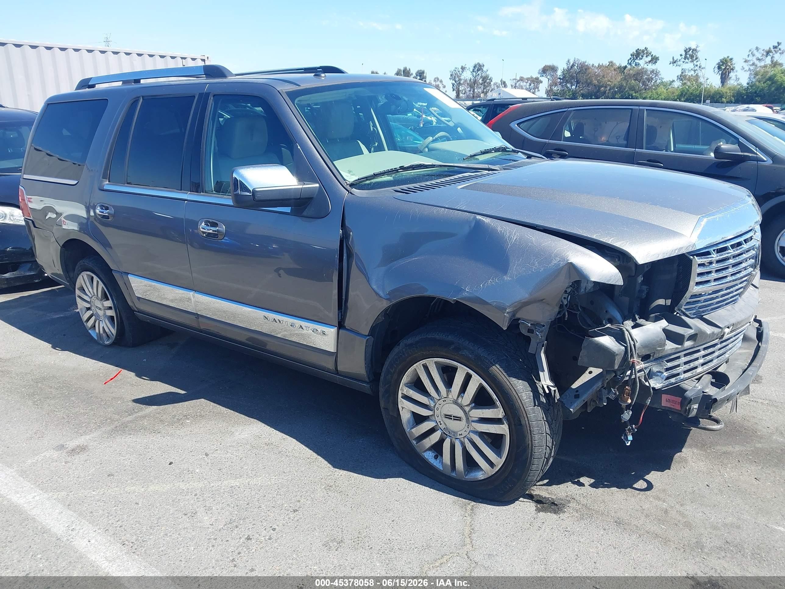 2011 Lincoln Navigator   Gray vin: 5LMJJ2J50BEJ02274