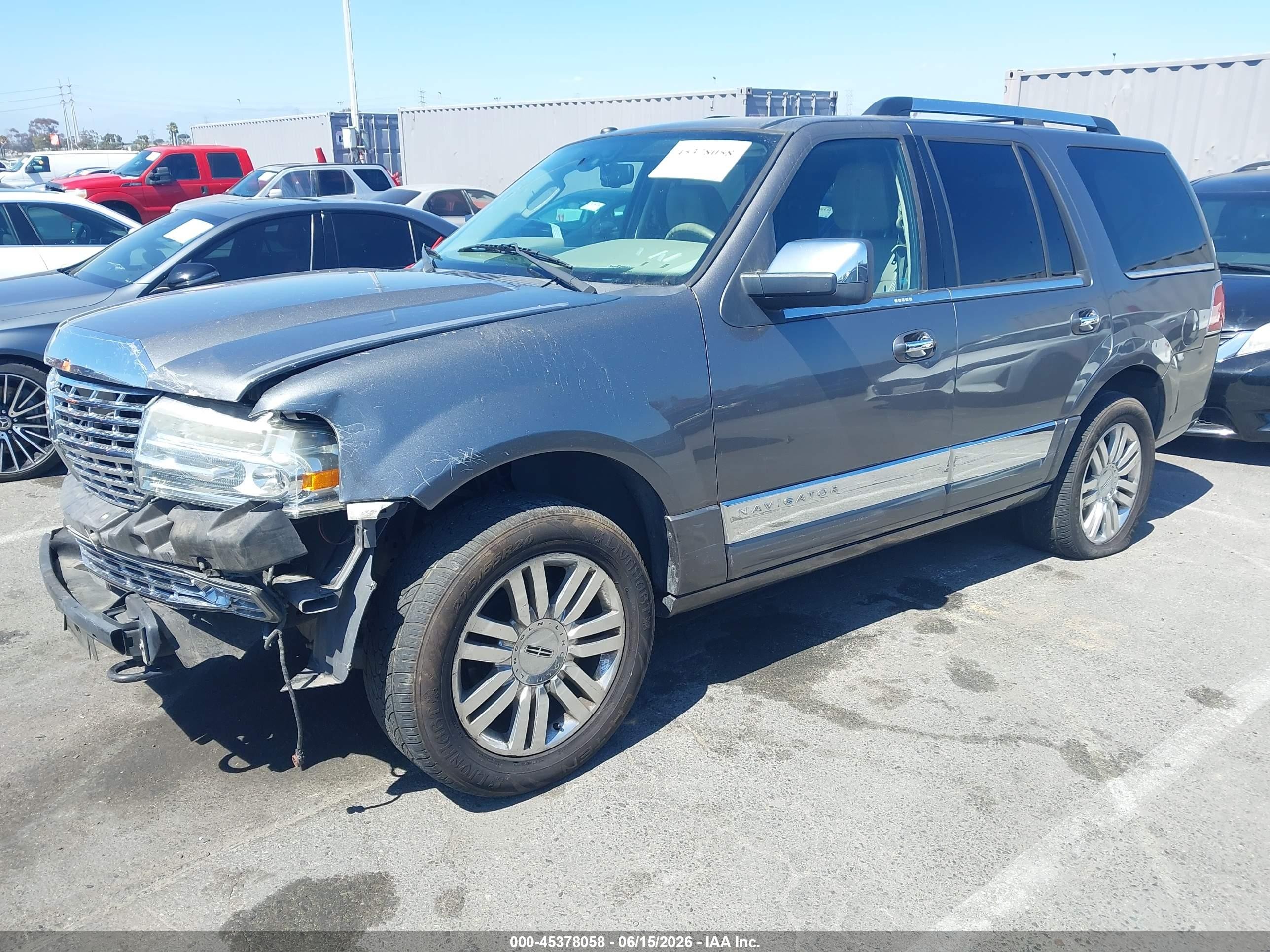 2011 Lincoln Navigator   Gray vin: 5LMJJ2J50BEJ02274