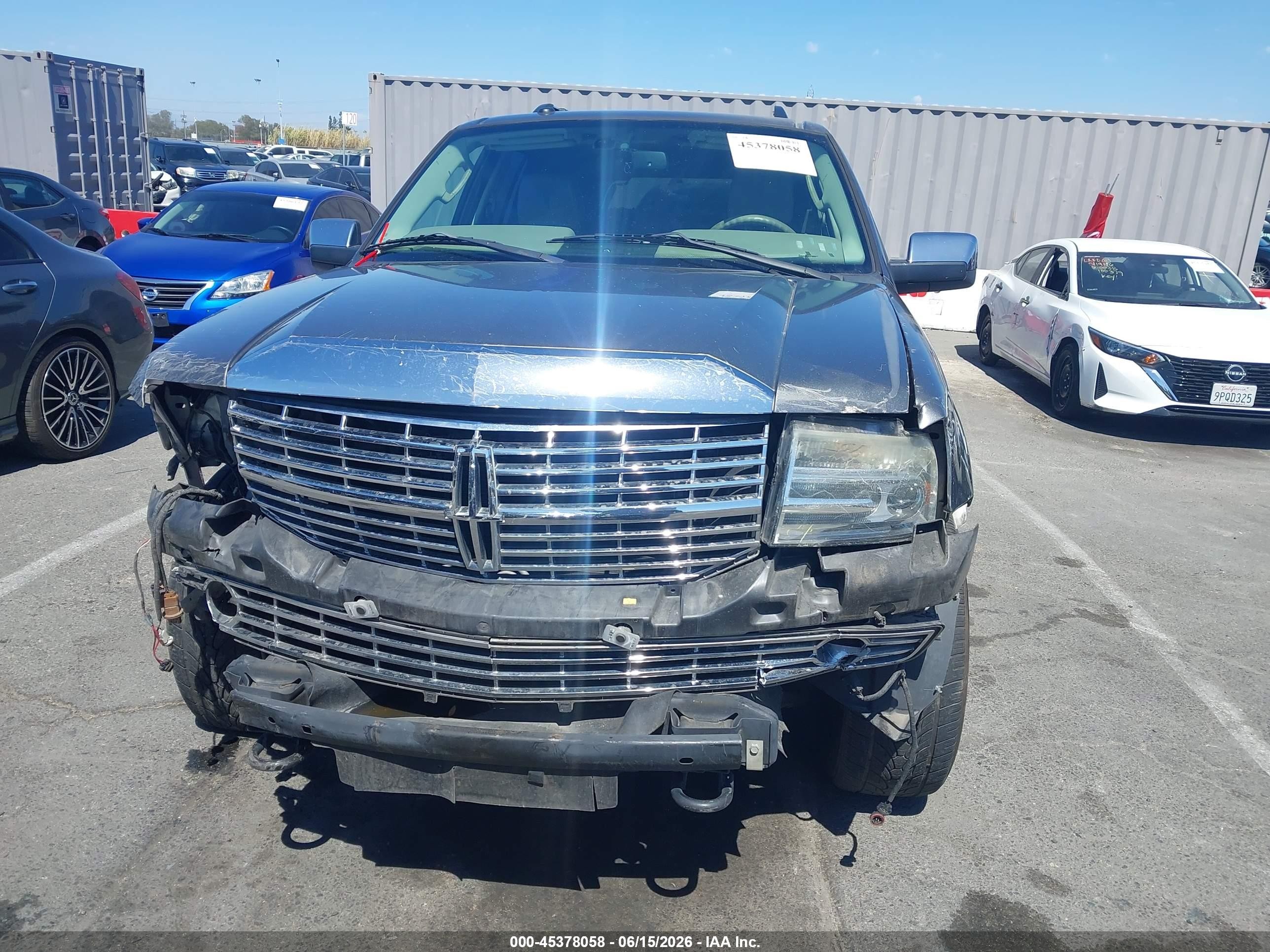 2011 Lincoln Navigator   Gray vin: 5LMJJ2J50BEJ02274
