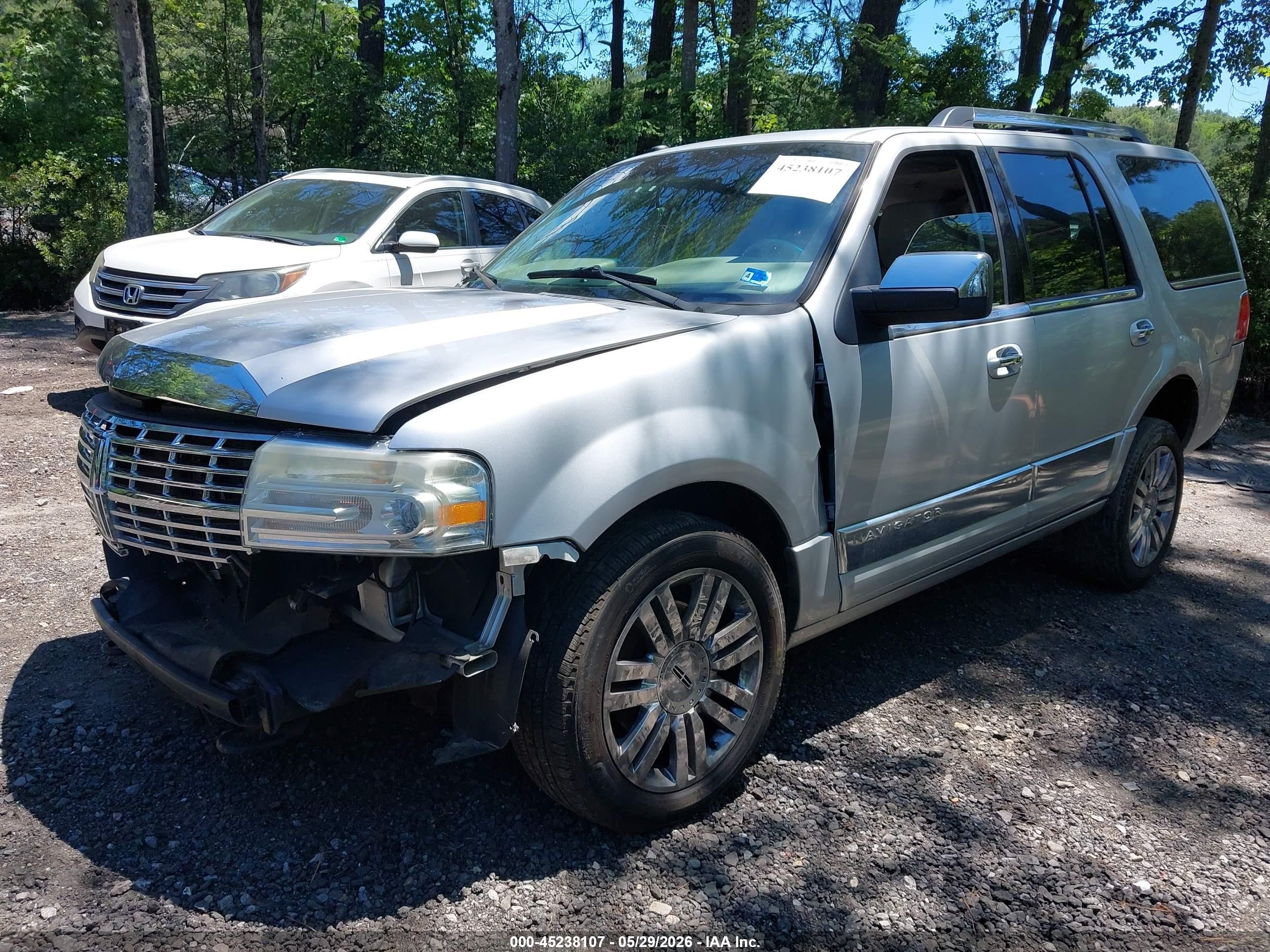2011 Lincoln Navigator   Gray vin: 5LMJJ2J50BEJ04347