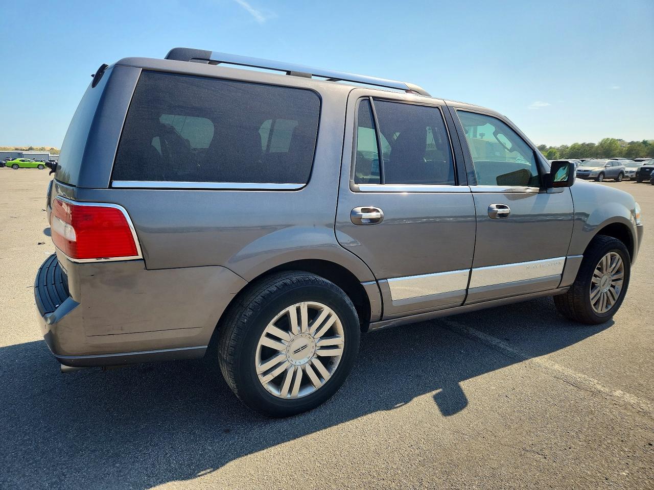 2011 Lincoln Navigator Gray vin: 5LMJJ2J50BEJ09368
