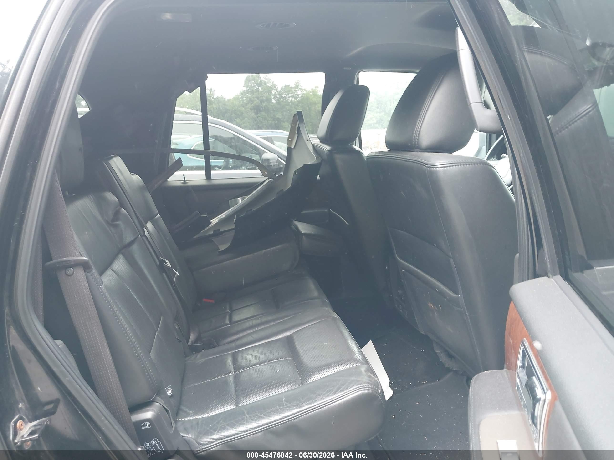 2011 Lincoln Navigator   Black vin: 5LMJJ2J50BEJ09628
