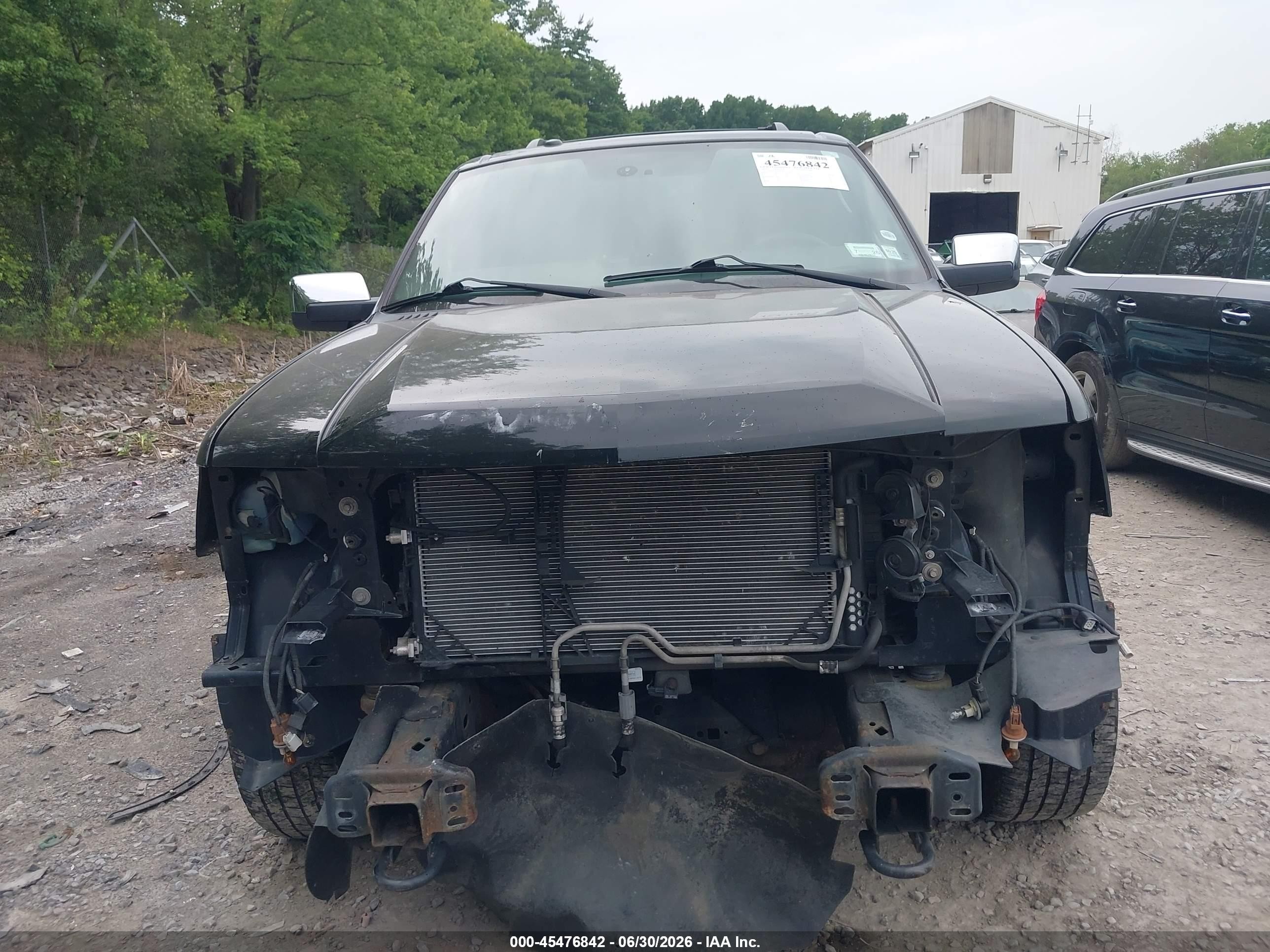 2011 Lincoln Navigator   Black vin: 5LMJJ2J50BEJ09628