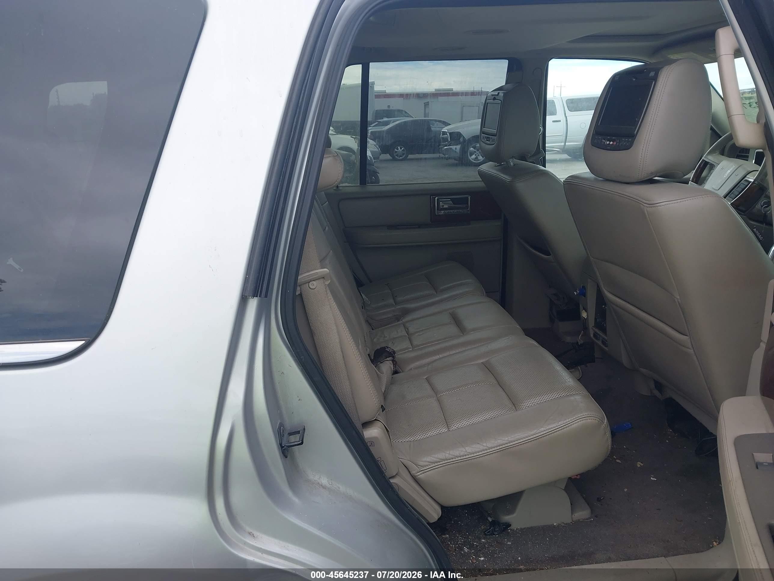 2012 Lincoln Navigator   Gray vin: 5LMJJ2J50CEL06302