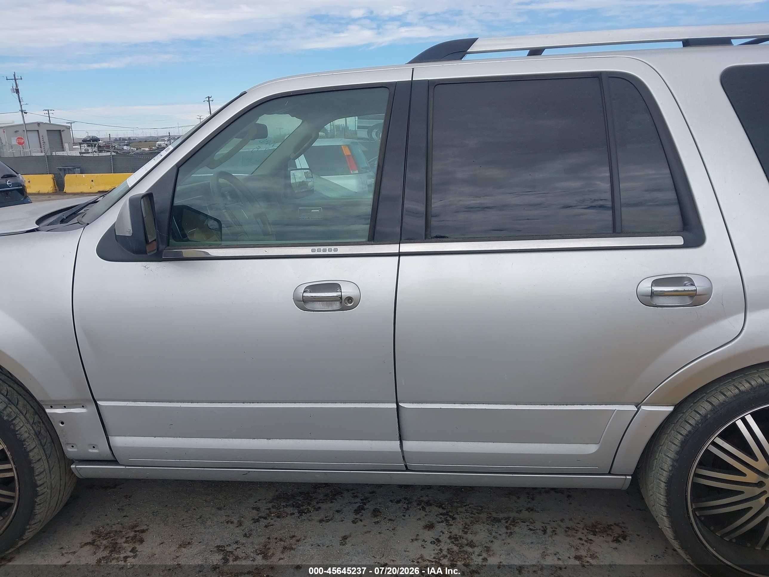 2012 Lincoln Navigator   Gray vin: 5LMJJ2J50CEL06302