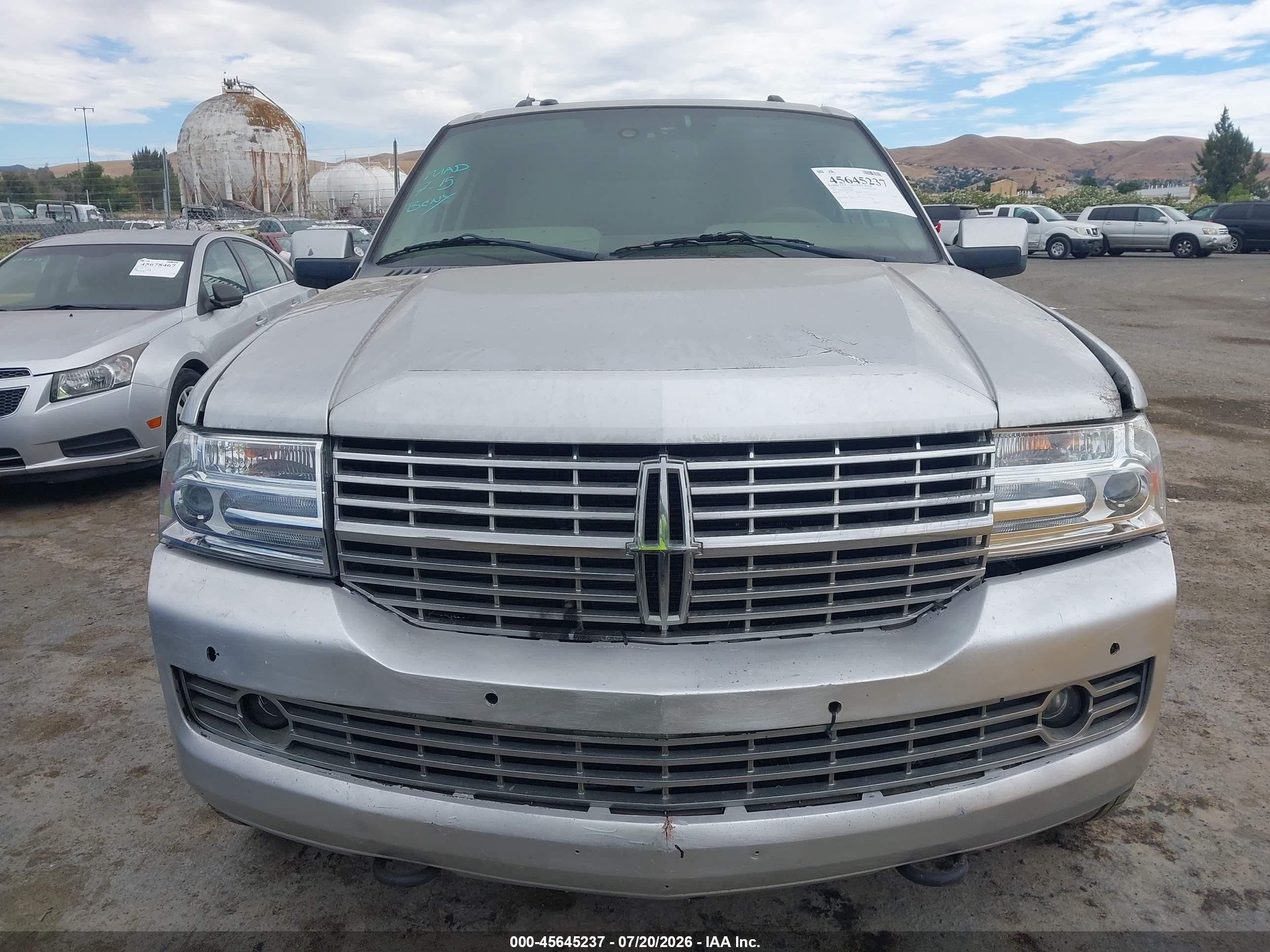 2012 Lincoln Navigator   Gray vin: 5LMJJ2J50CEL06302