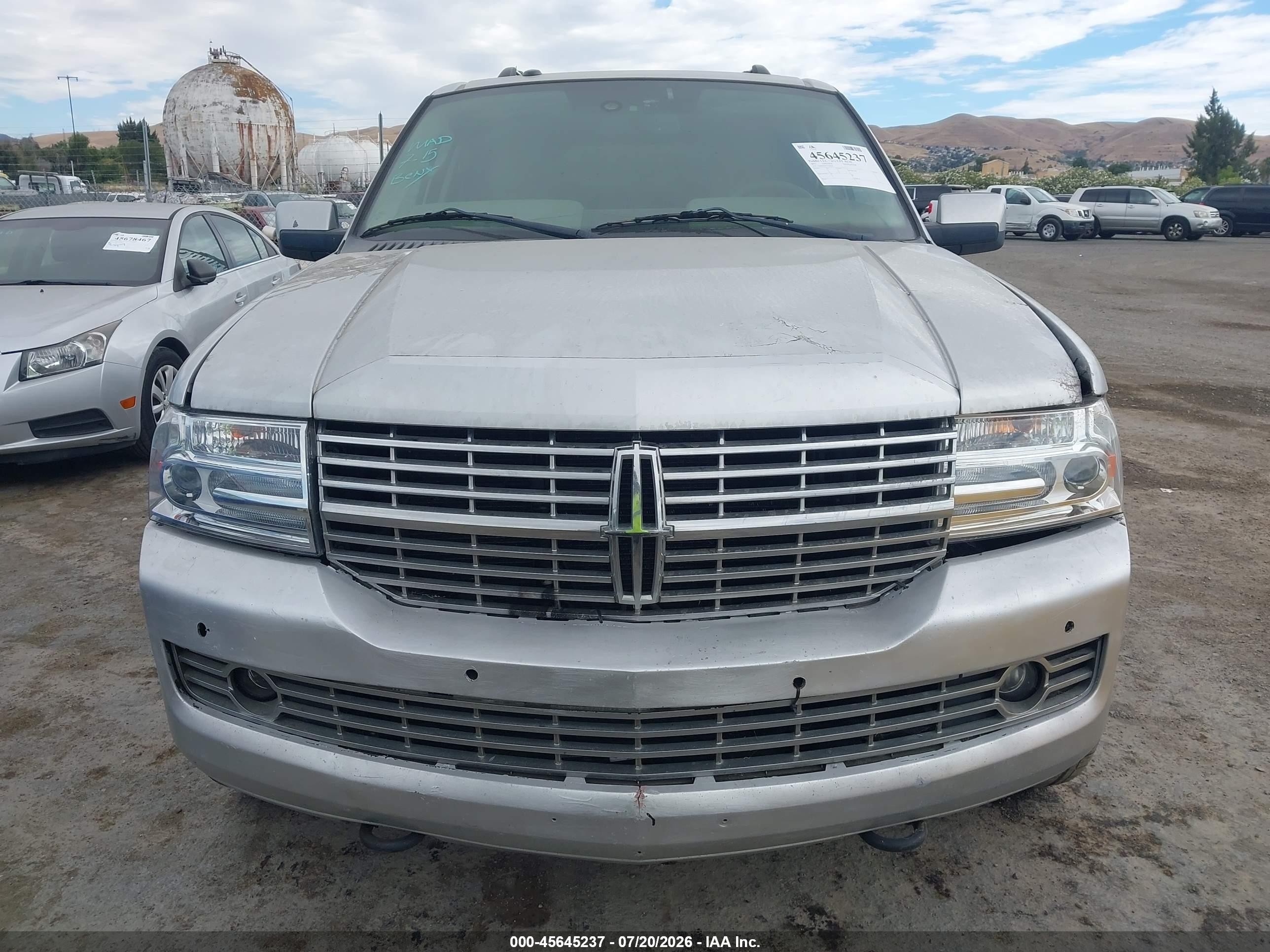 2012 Lincoln Navigator   Gray vin: 5LMJJ2J50CEL06302