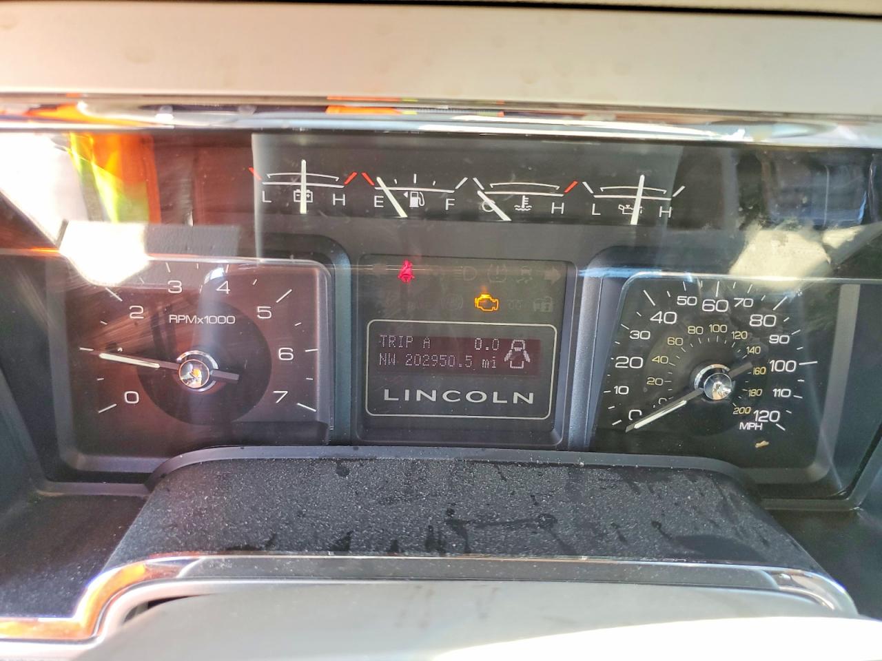 2010 Lincoln Navigator Burgundy vin: 5LMJJ2J51AEJ07580