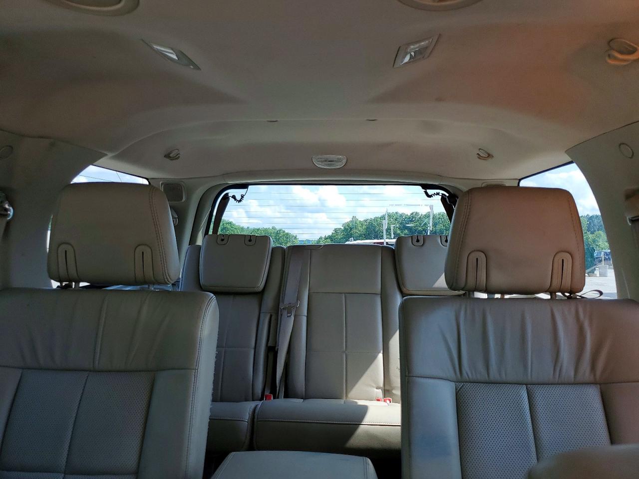 2010 Lincoln Navigator Burgundy vin: 5LMJJ2J51AEJ07580
