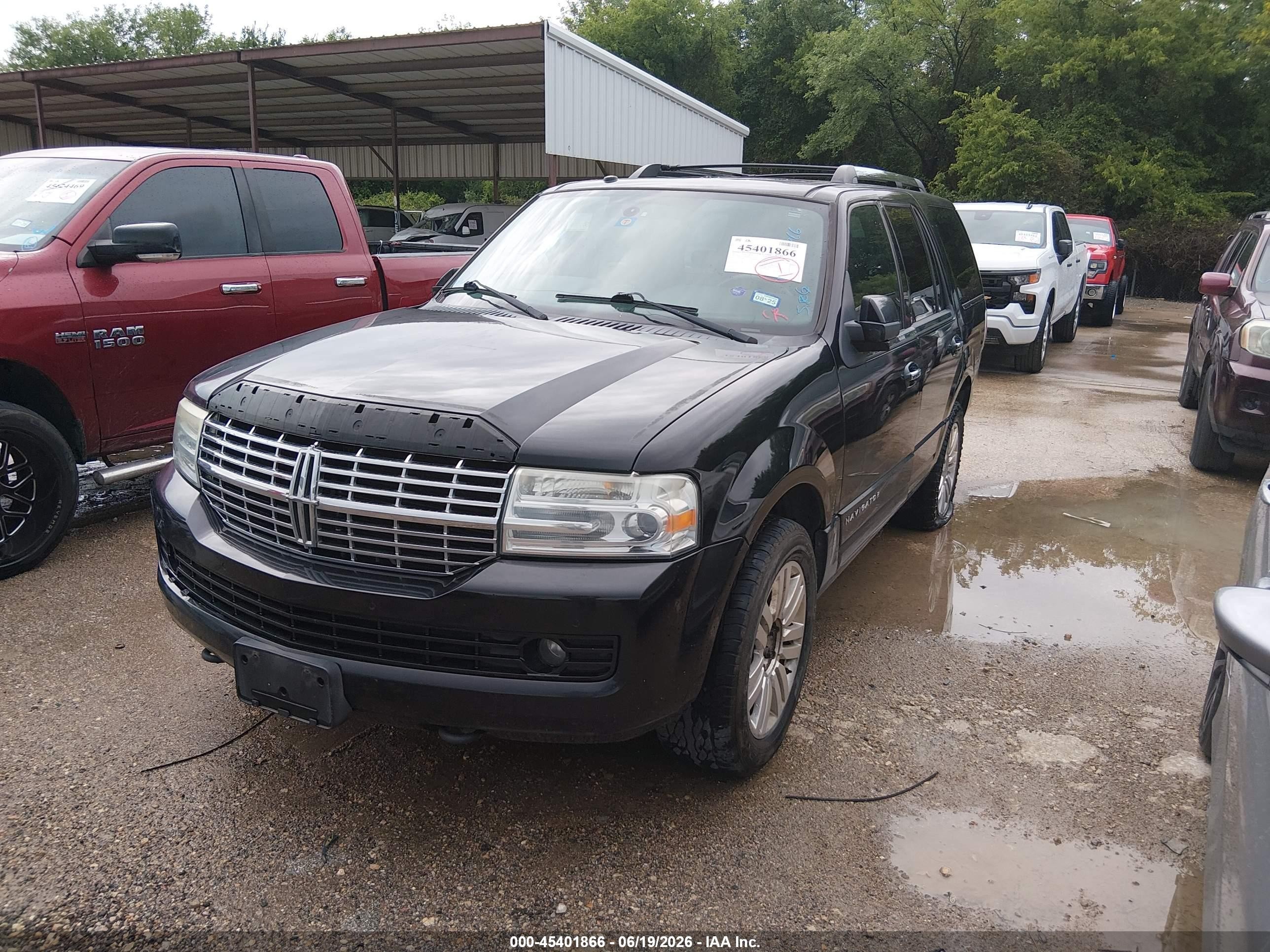 2011 Lincoln Navigator   Black vin: 5LMJJ2J51BEJ04681