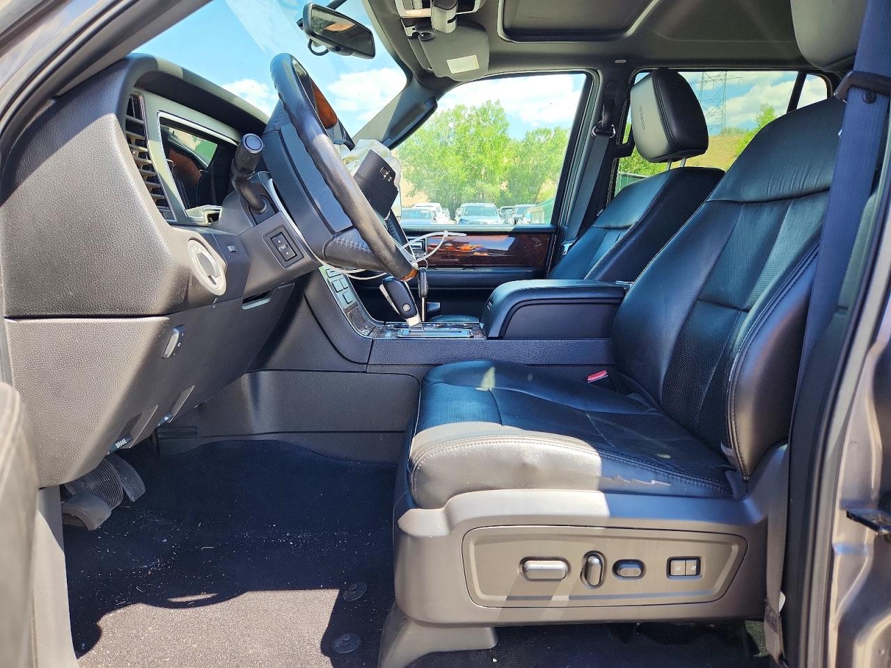 2011 Lincoln Navigator Gray vin: 5LMJJ2J51BEJ06429