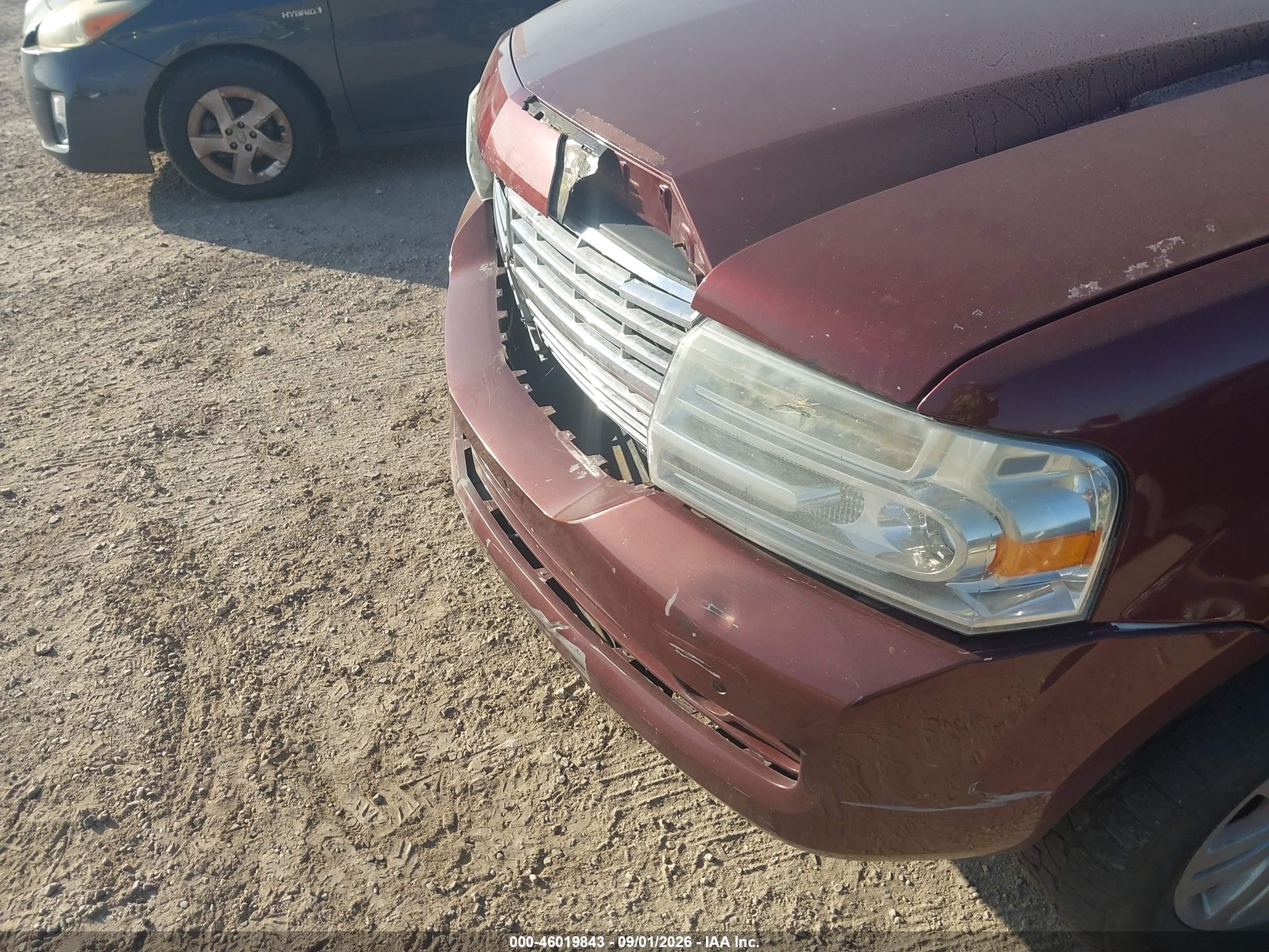 2012 Lincoln Navigator   Burgundy vin: 5LMJJ2J51CEL01139