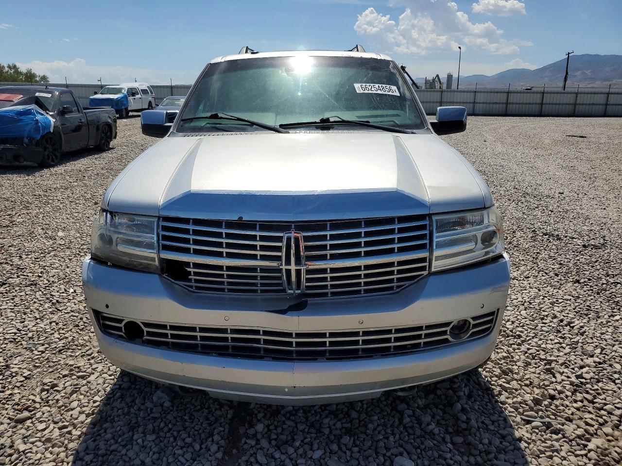2012 Lincoln Navigator Silver vin: 5LMJJ2J51CEL07040
