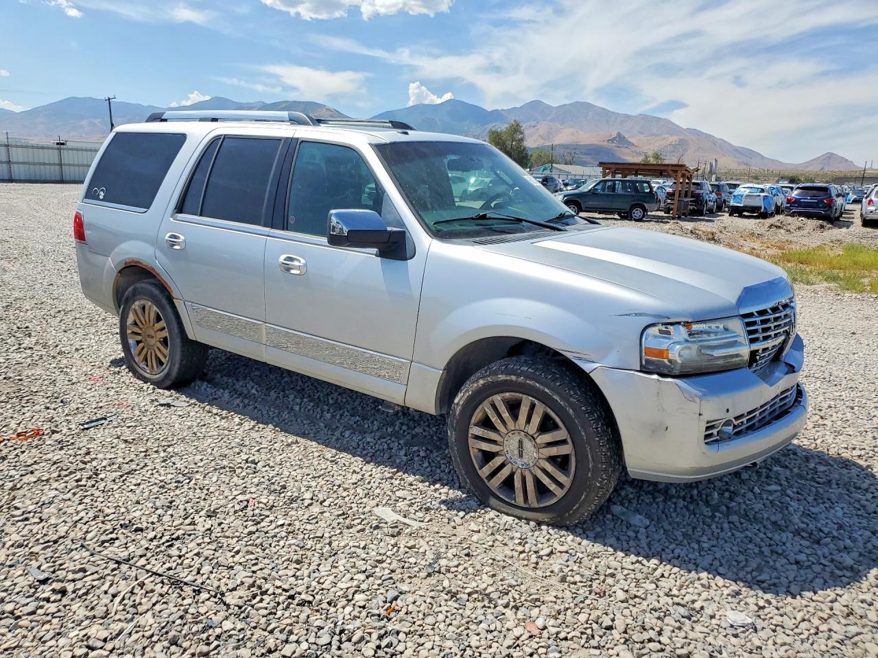 2012 Lincoln Navigator Silver vin: 5LMJJ2J51CEL07040