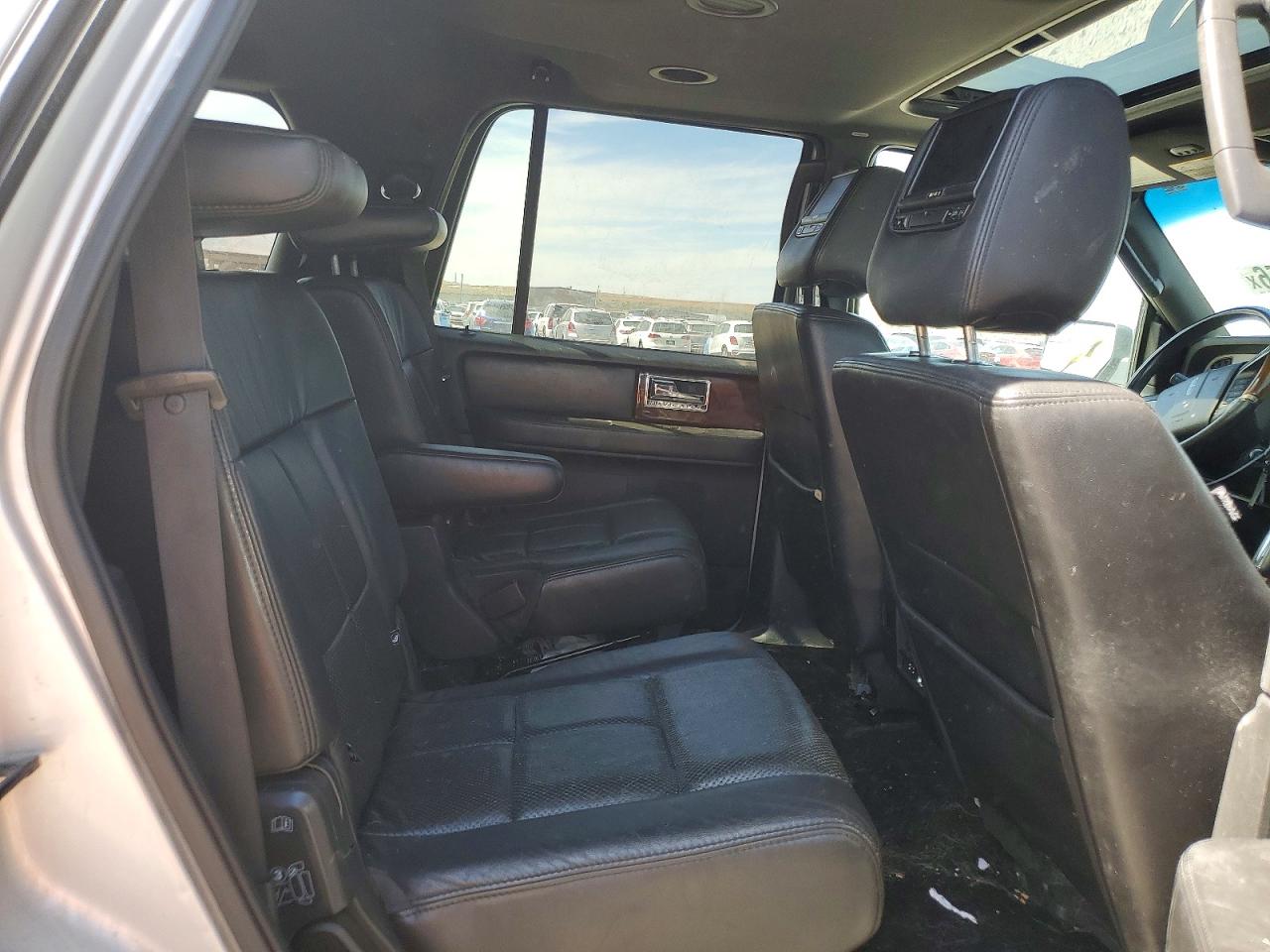 2012 Lincoln Navigator Silver vin: 5LMJJ2J51CEL07040