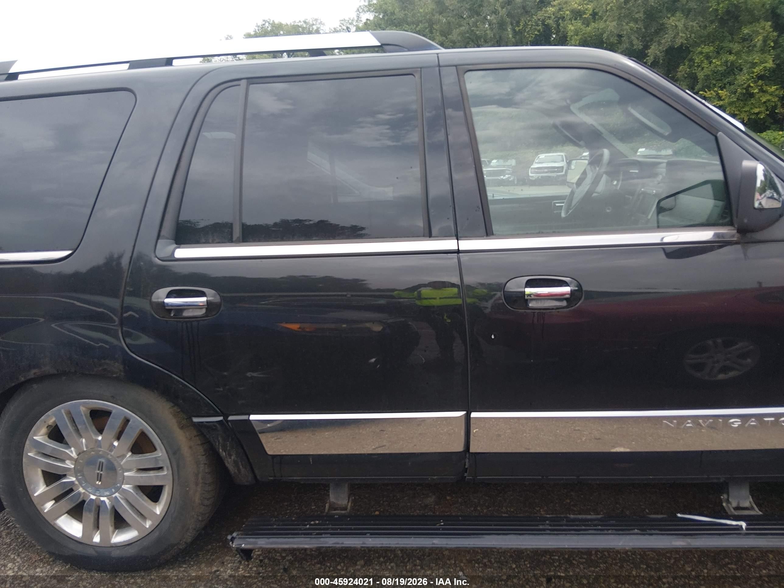 2013 Lincoln Navigator   Black vin: 5LMJJ2J51DEL03779
