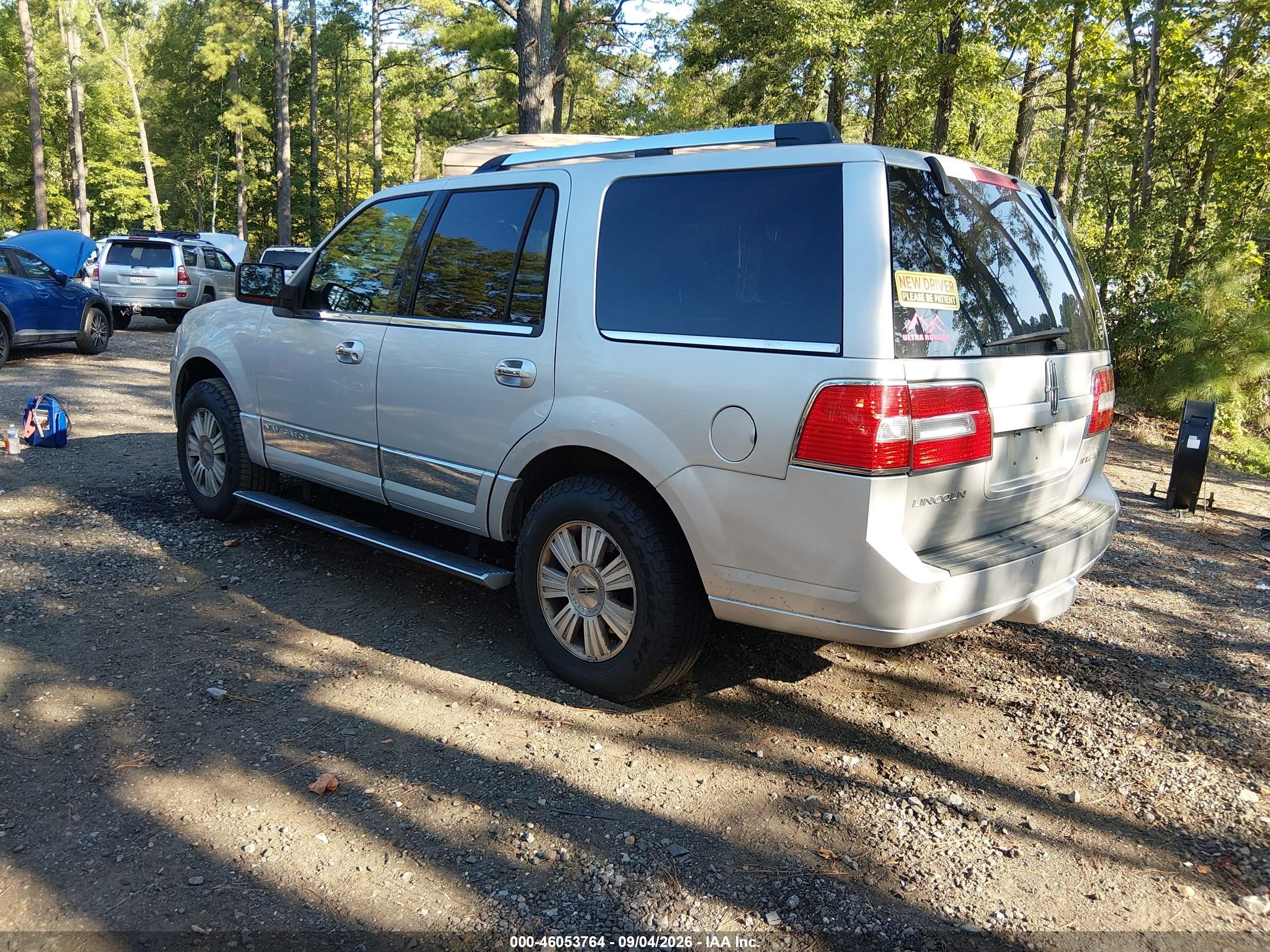2014 Lincoln Navigator   Silver vin: 5LMJJ2J51EEL02598