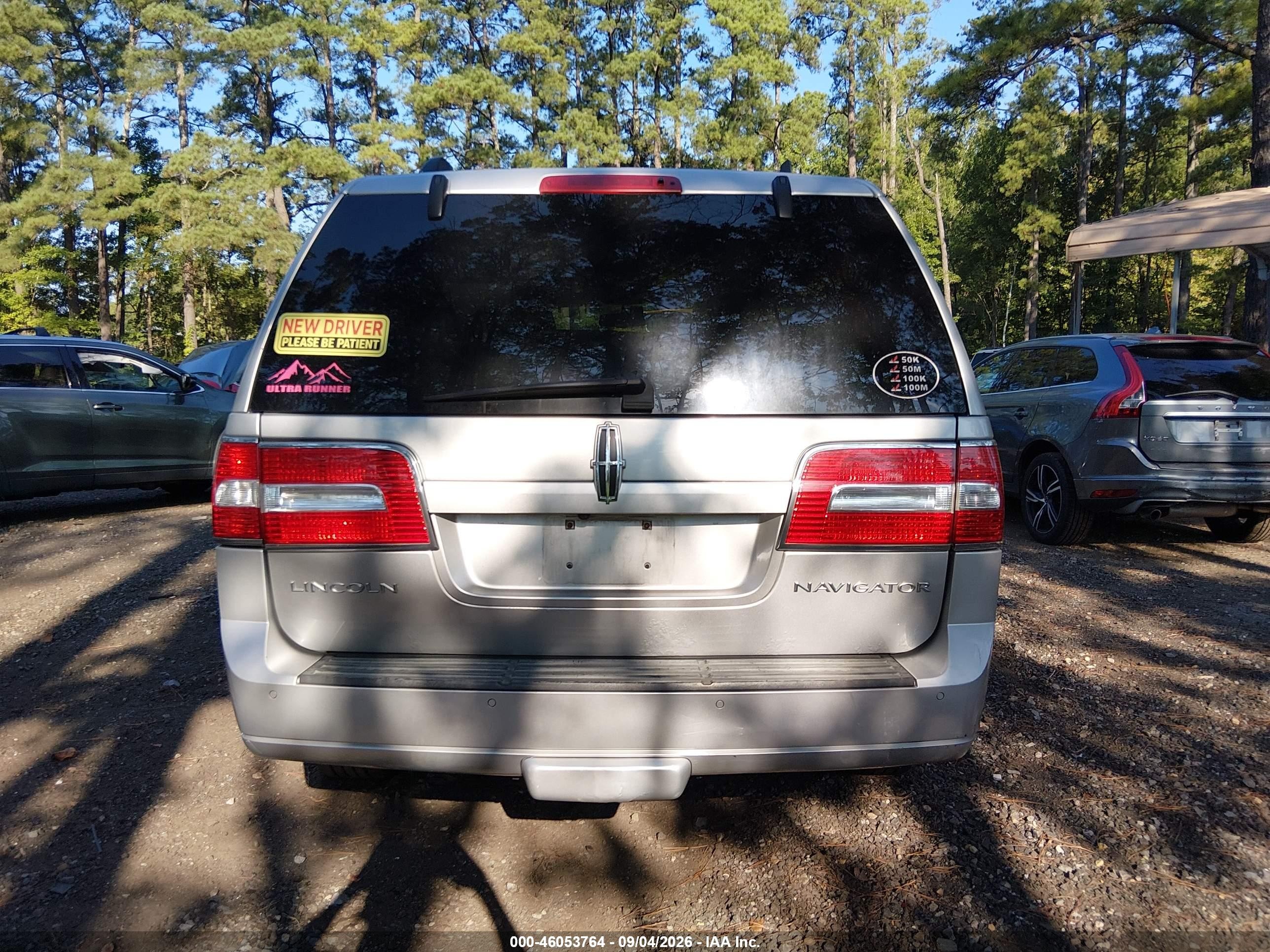 2014 Lincoln Navigator   Silver vin: 5LMJJ2J51EEL02598